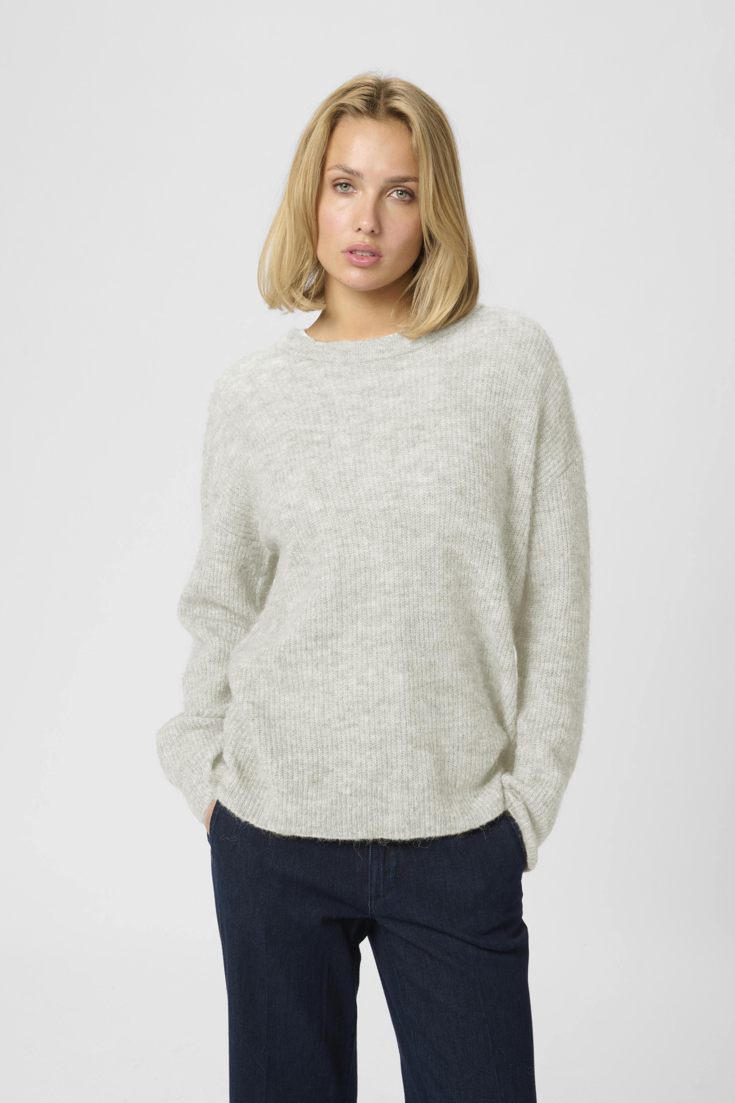 05 Knitted pullover LOOKBOOK FRONT 10703603-100378