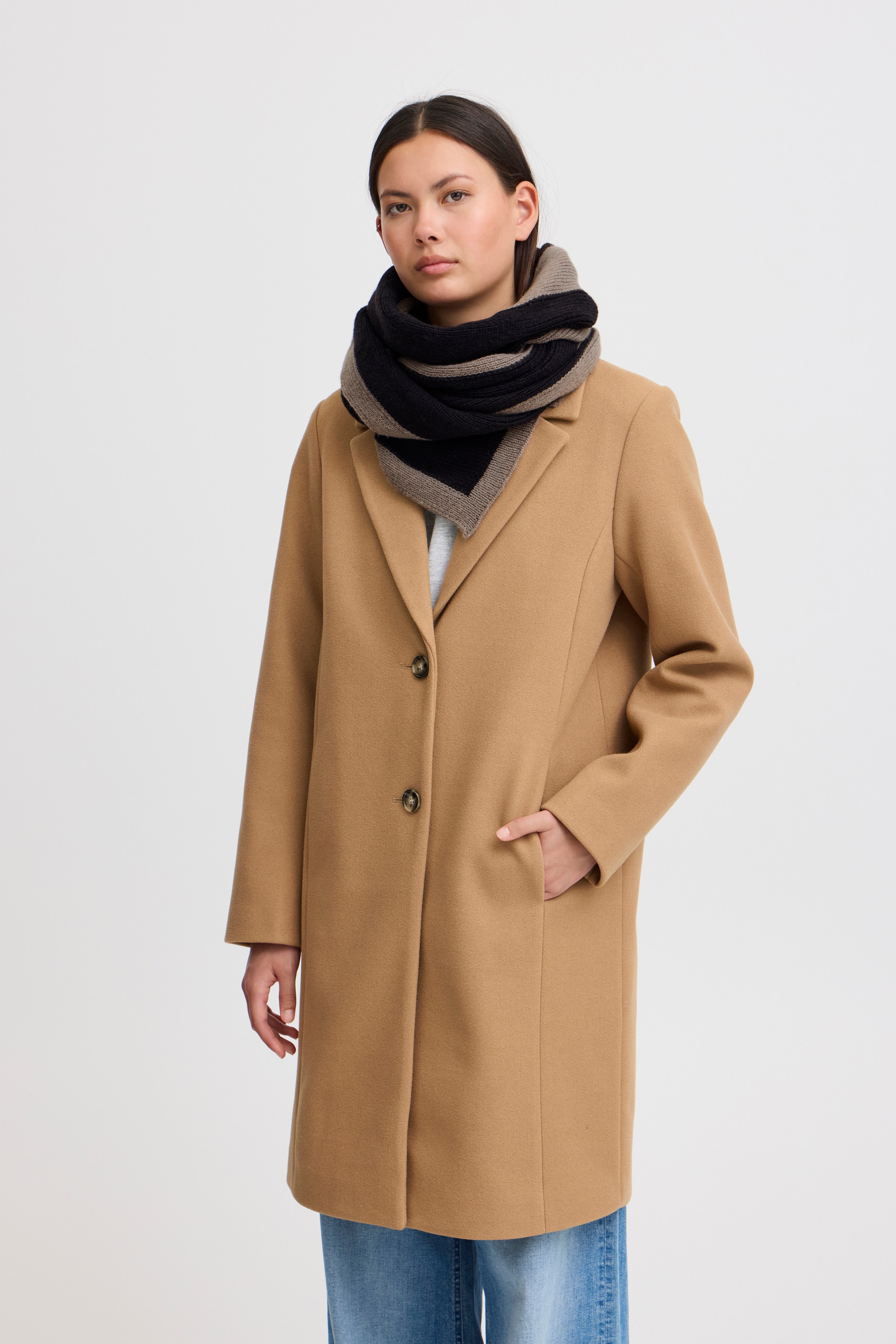 IATHORA Skjerf LOOKBOOK FRONT 20121726-194008