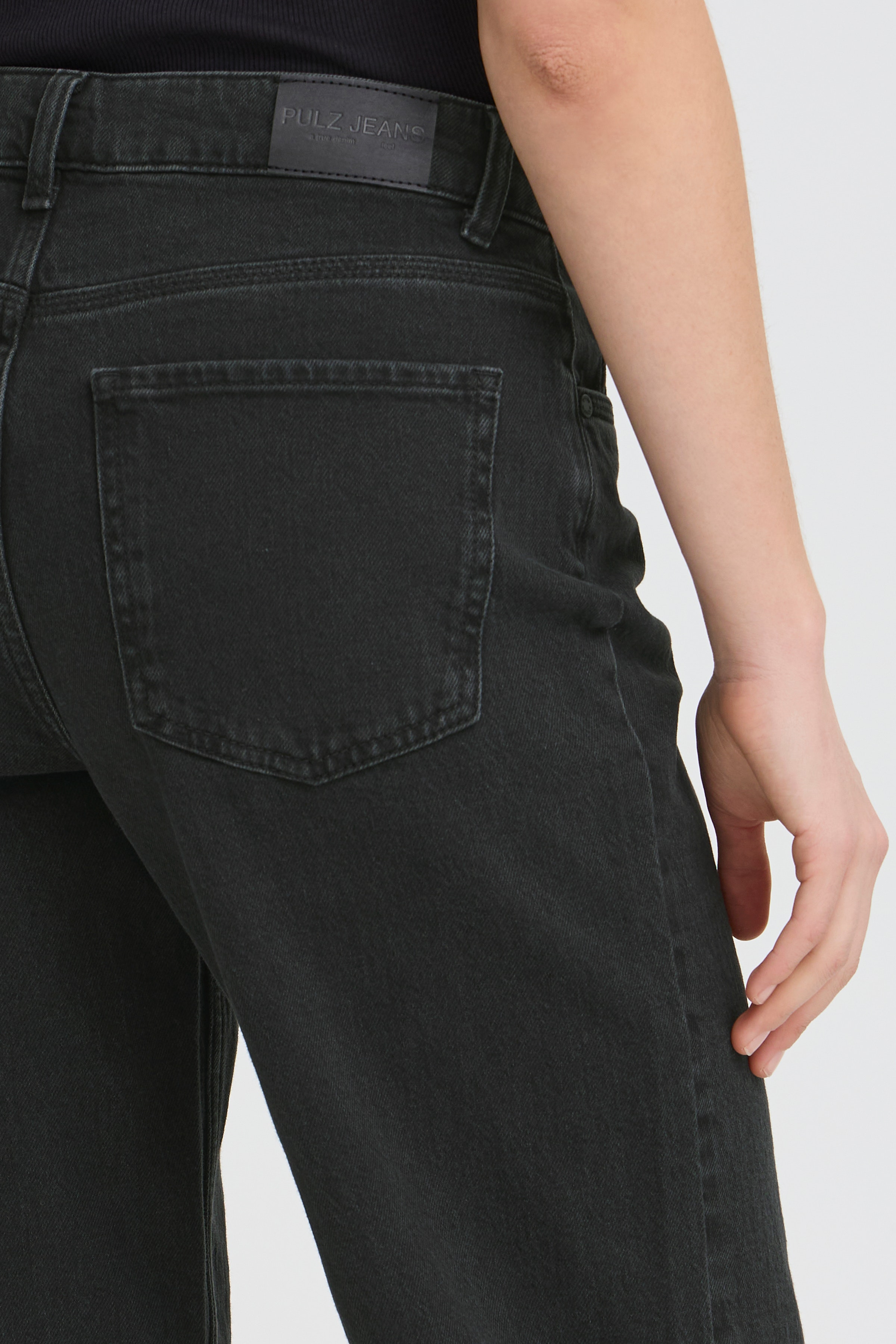 PZVEGA Jeans LOOKBOOK DETAIL 50207173-200004