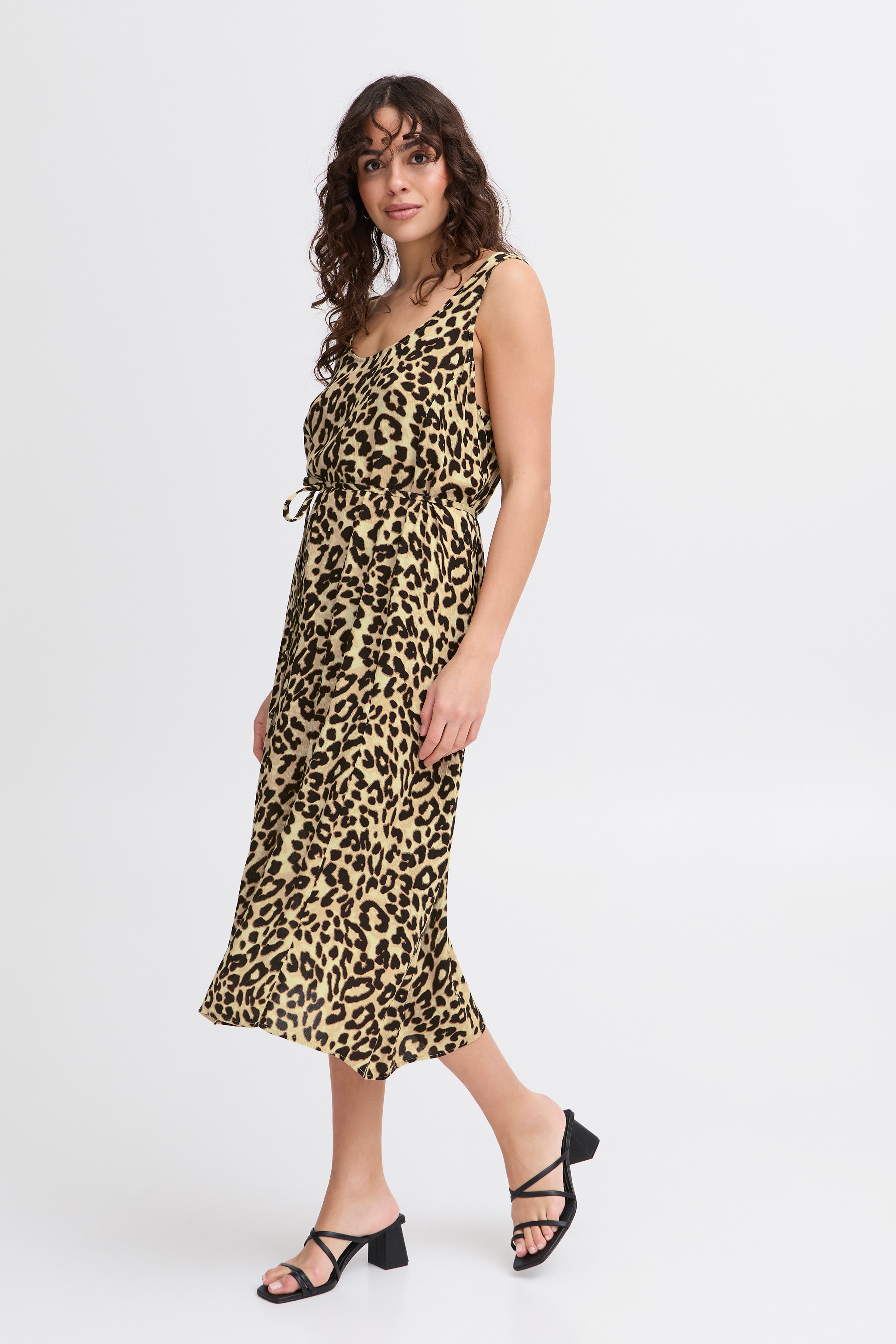 FREASE Klänning LOOKBOOK FRONT 20615598-204722