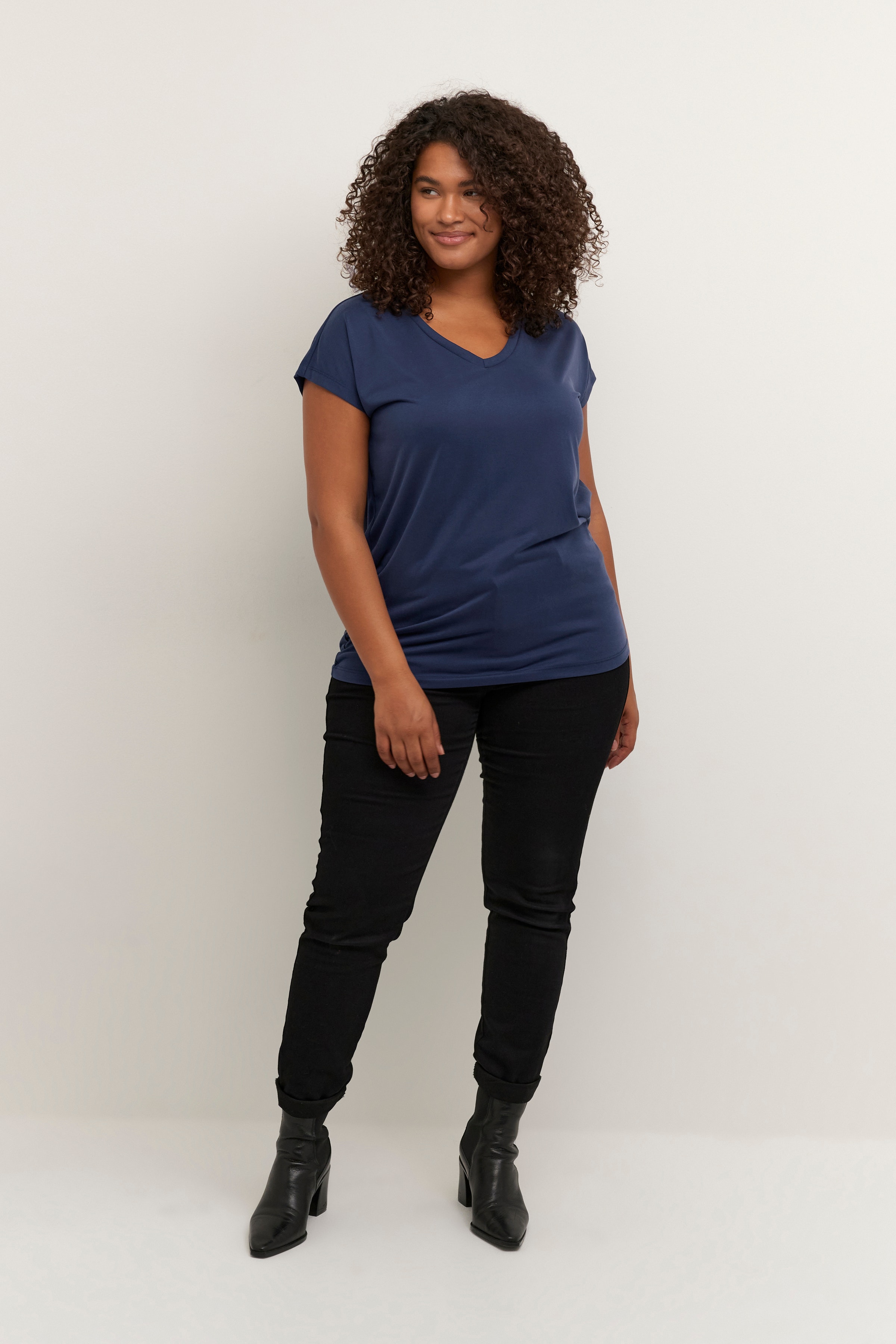 KClina T-shirt LOOKBOOK FRONT 10580080-52737