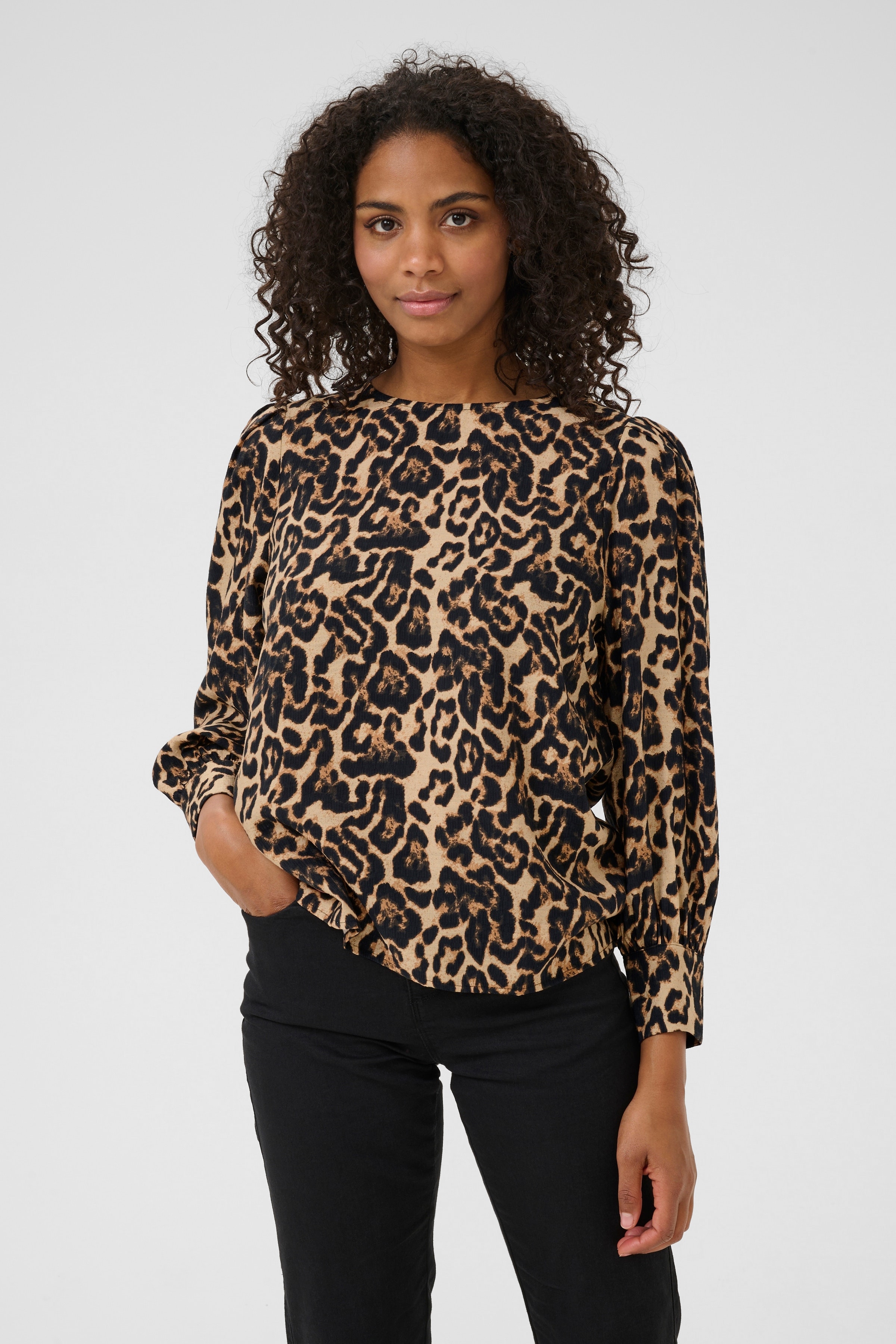 KAhannah Bluse LOOKBOOK FRONT 10509607-107281