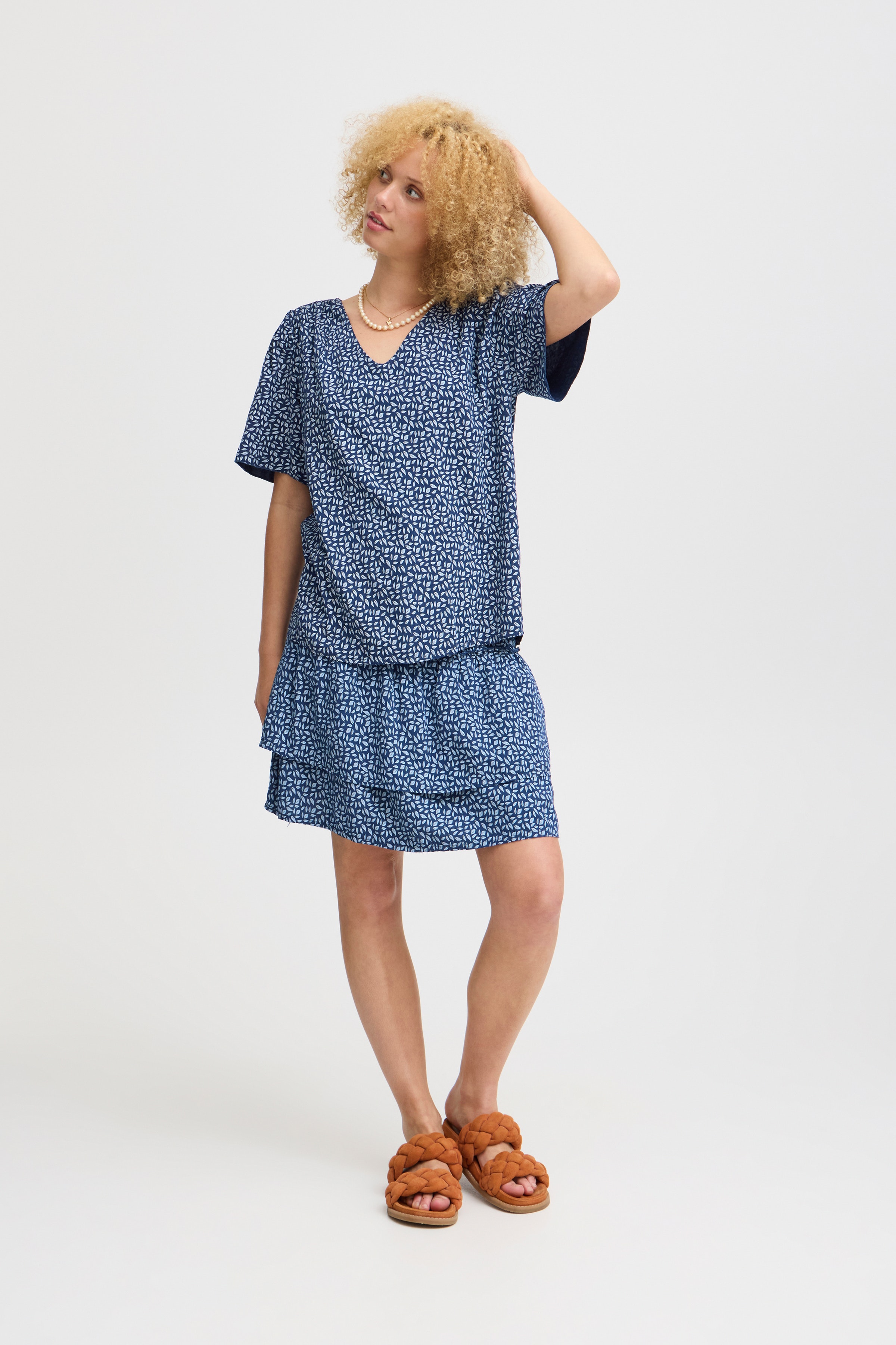 SBGINA Bluse LOOKBOOK FRONT 22100632-193923