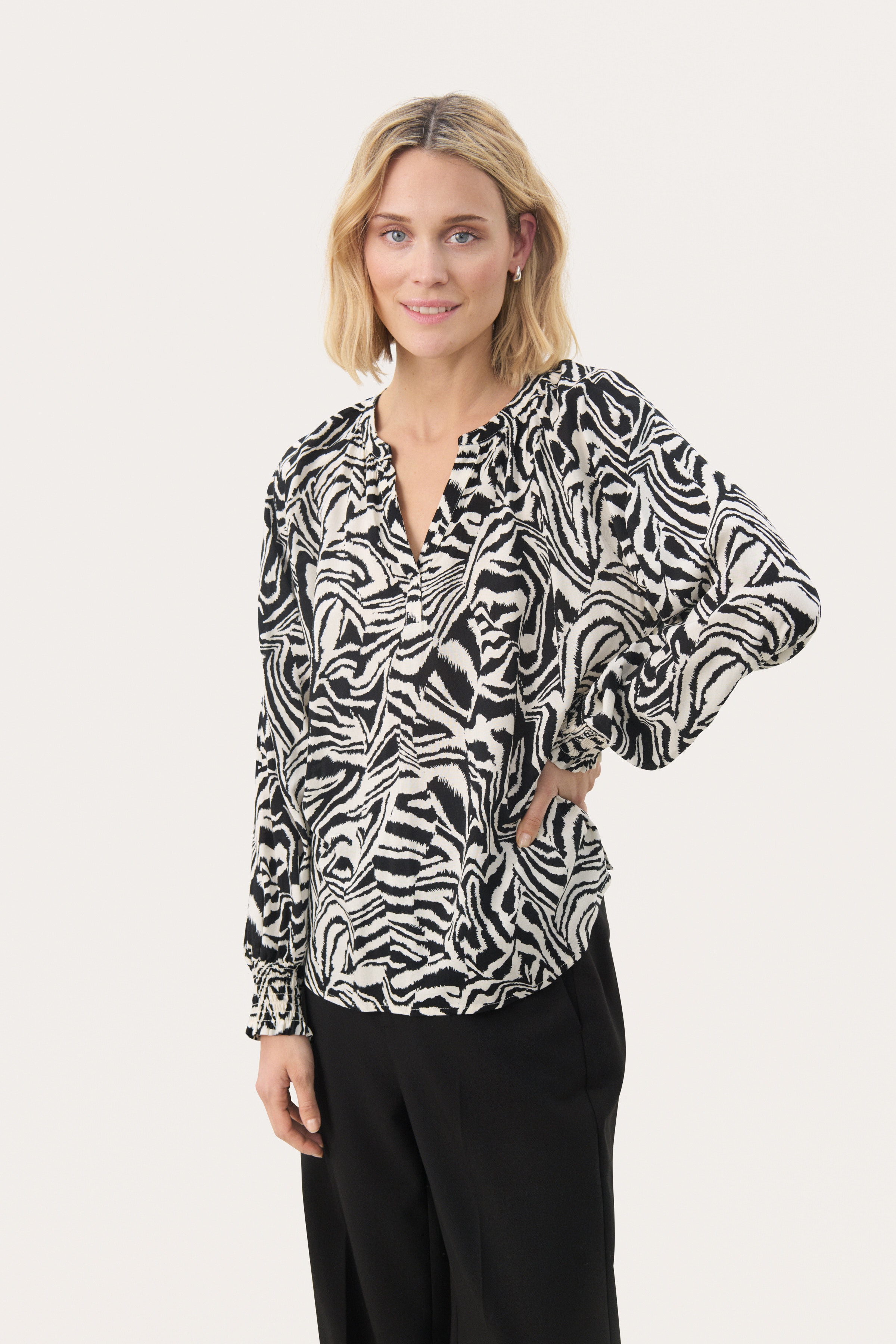 TenniePW Blouse LOOKBOOK FRONT 30309550-304011