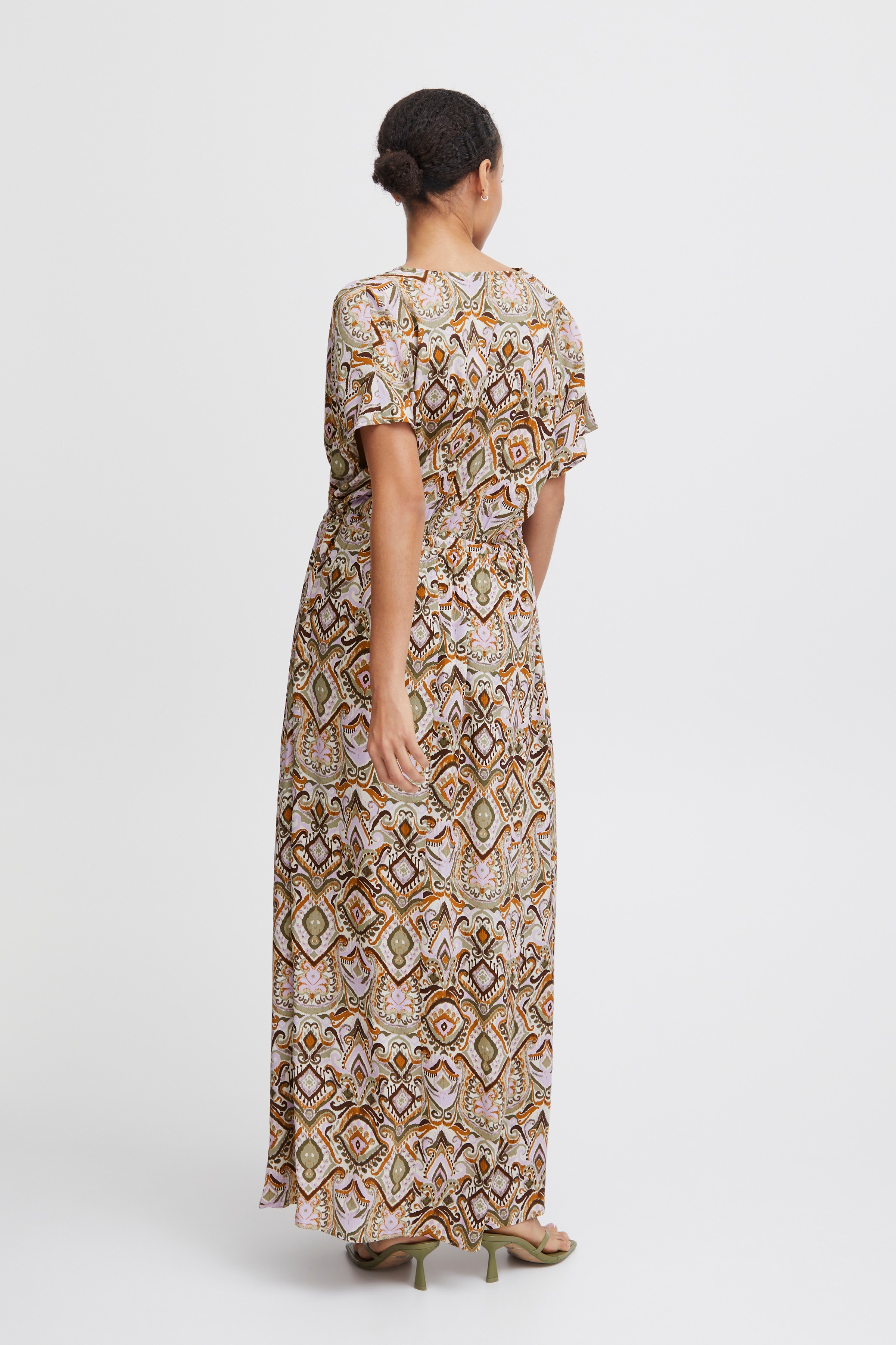 BYMMJOELLA Kleid LOOKBOOK BACK 20814534-202952