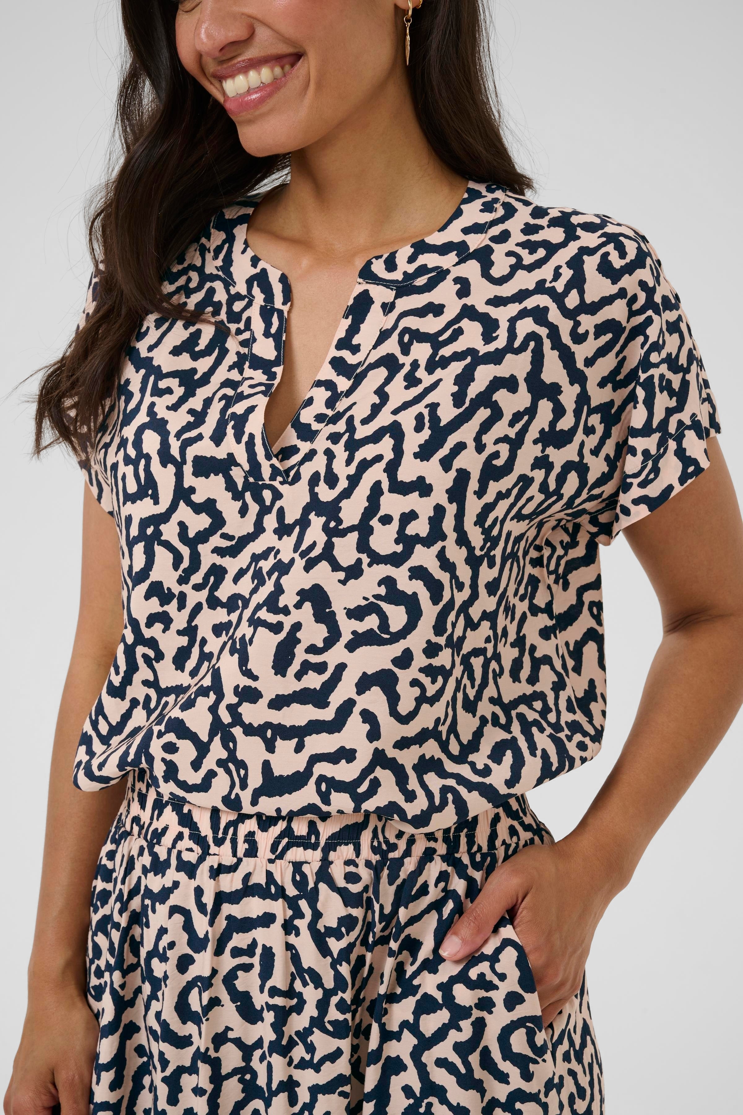 BPkatana Blouse LOOKBOOK DETAIL 40200005-108360
