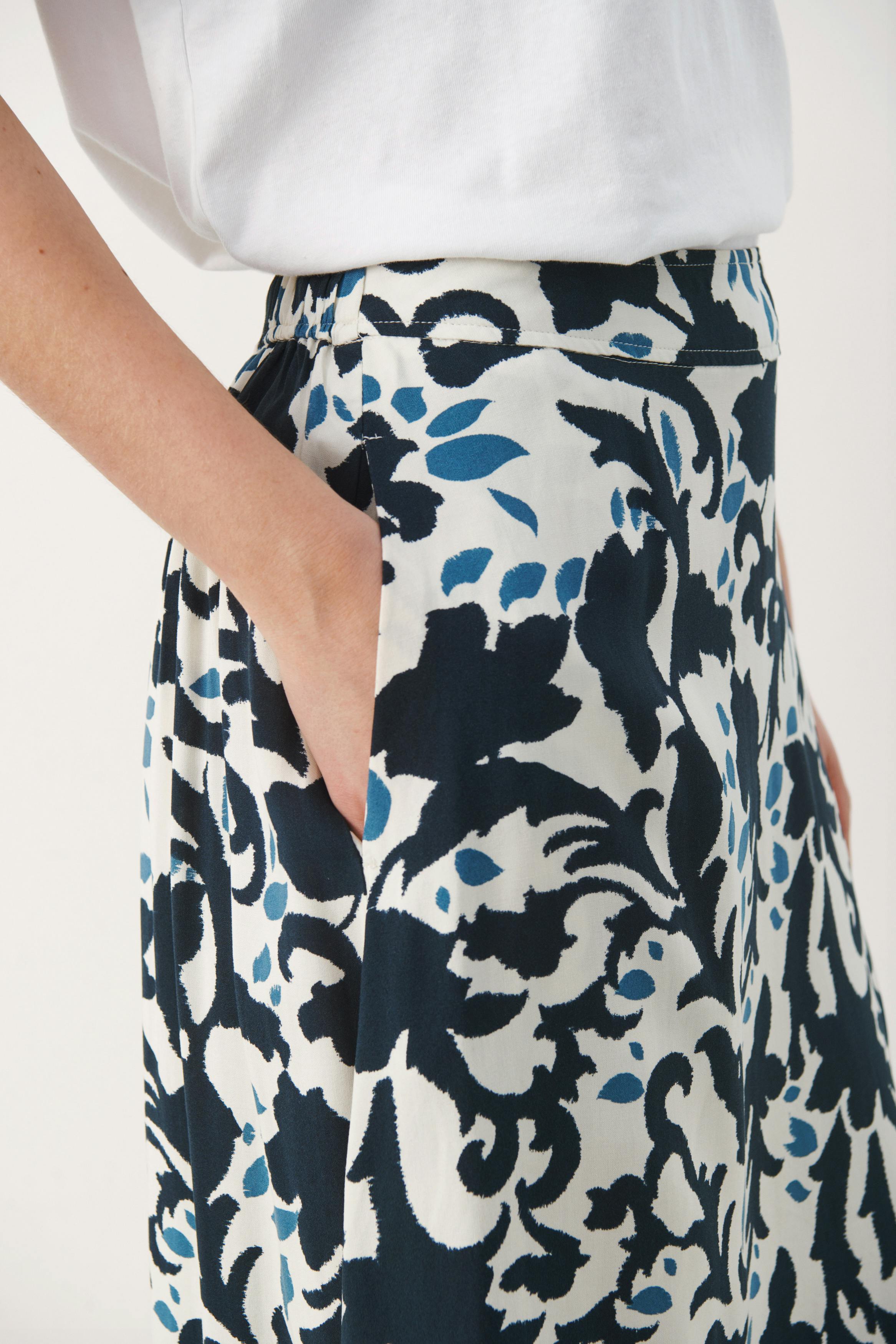 BiseraPW Skirt LOOKBOOK DETAIL 30307837-302253