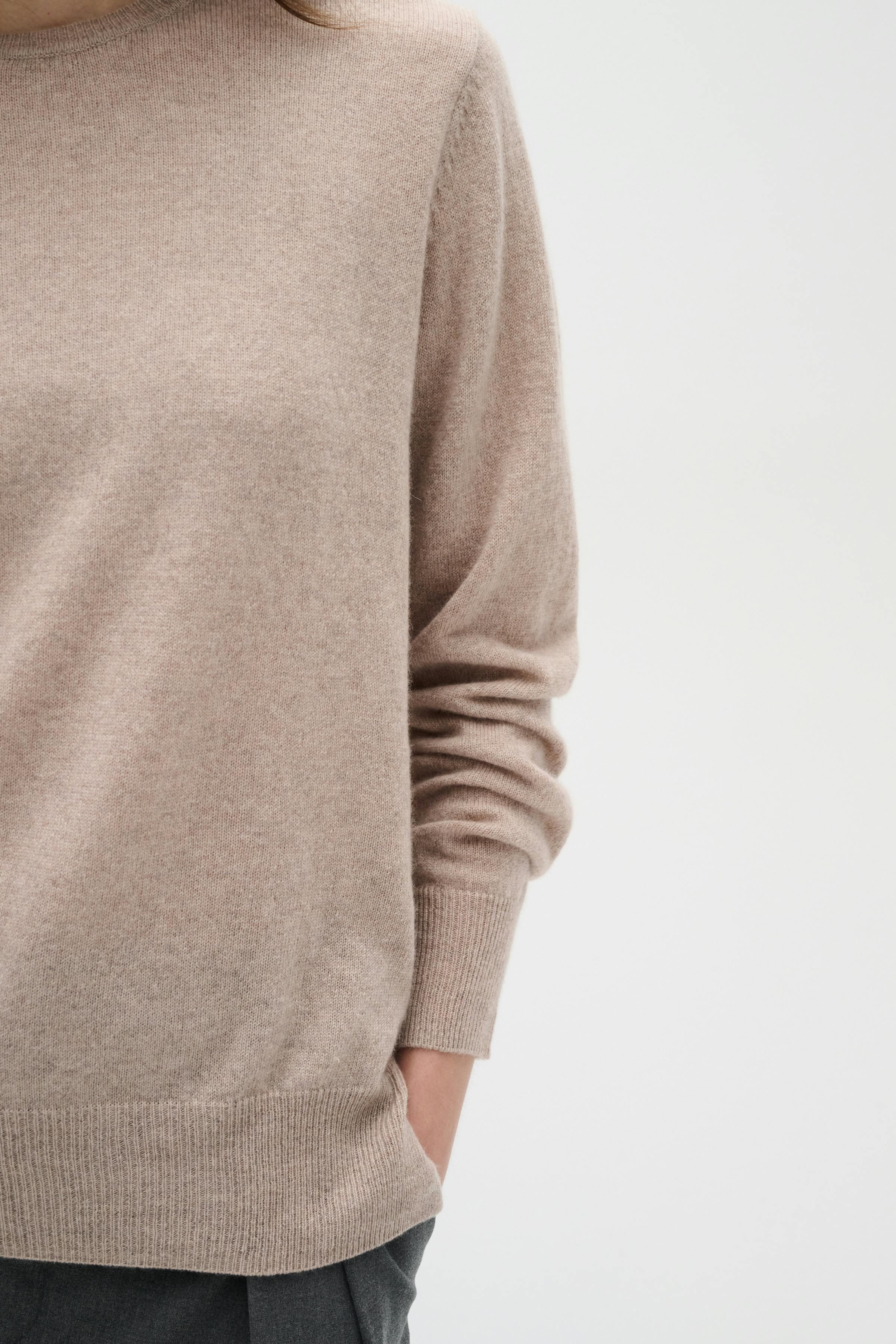 LukkaIW Crew-neck Cashmere Pullover LOOKBOOK DETAIL 30107629-10110