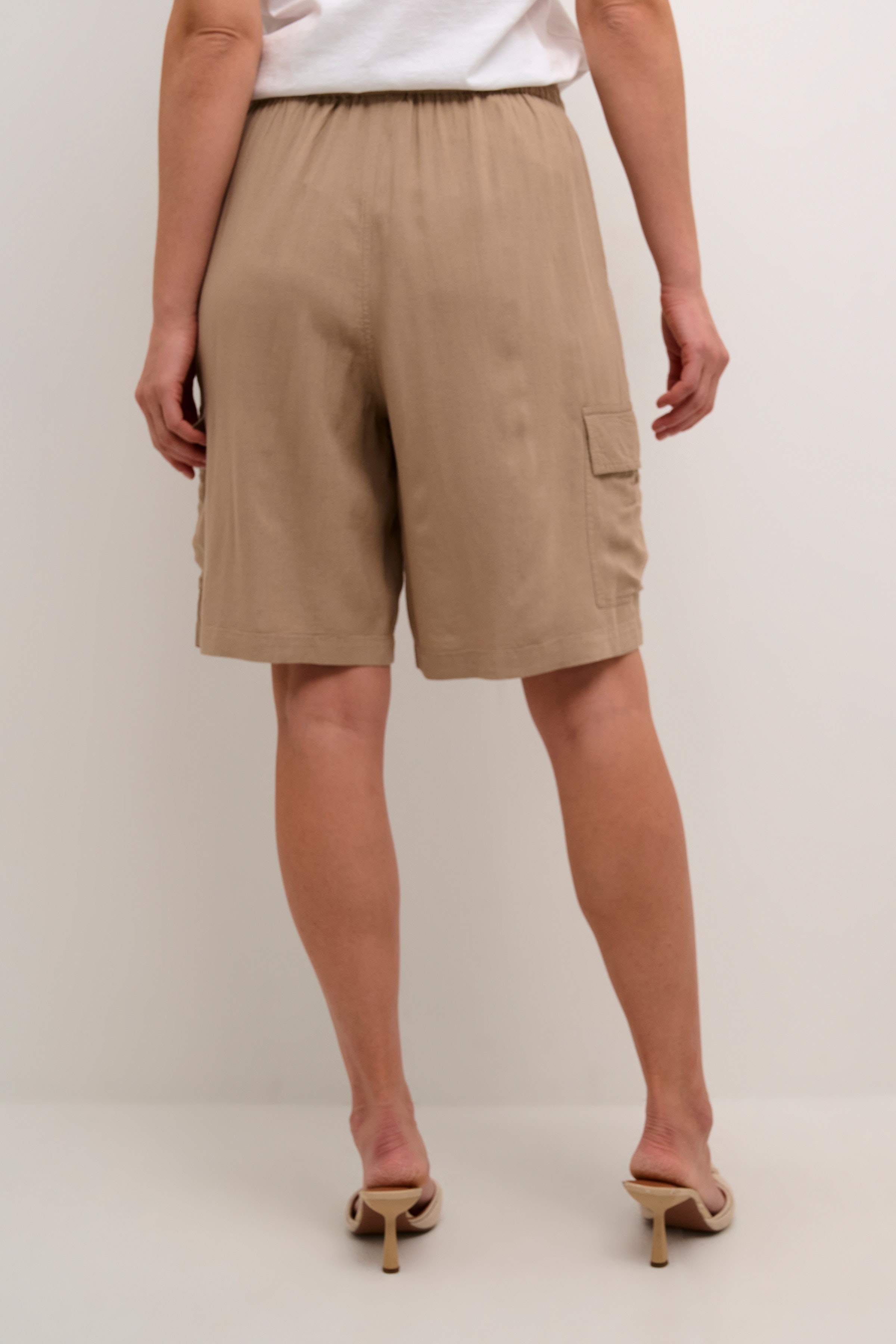KAmilia Lin shorts LOOKBOOK BACK 10508315-171109