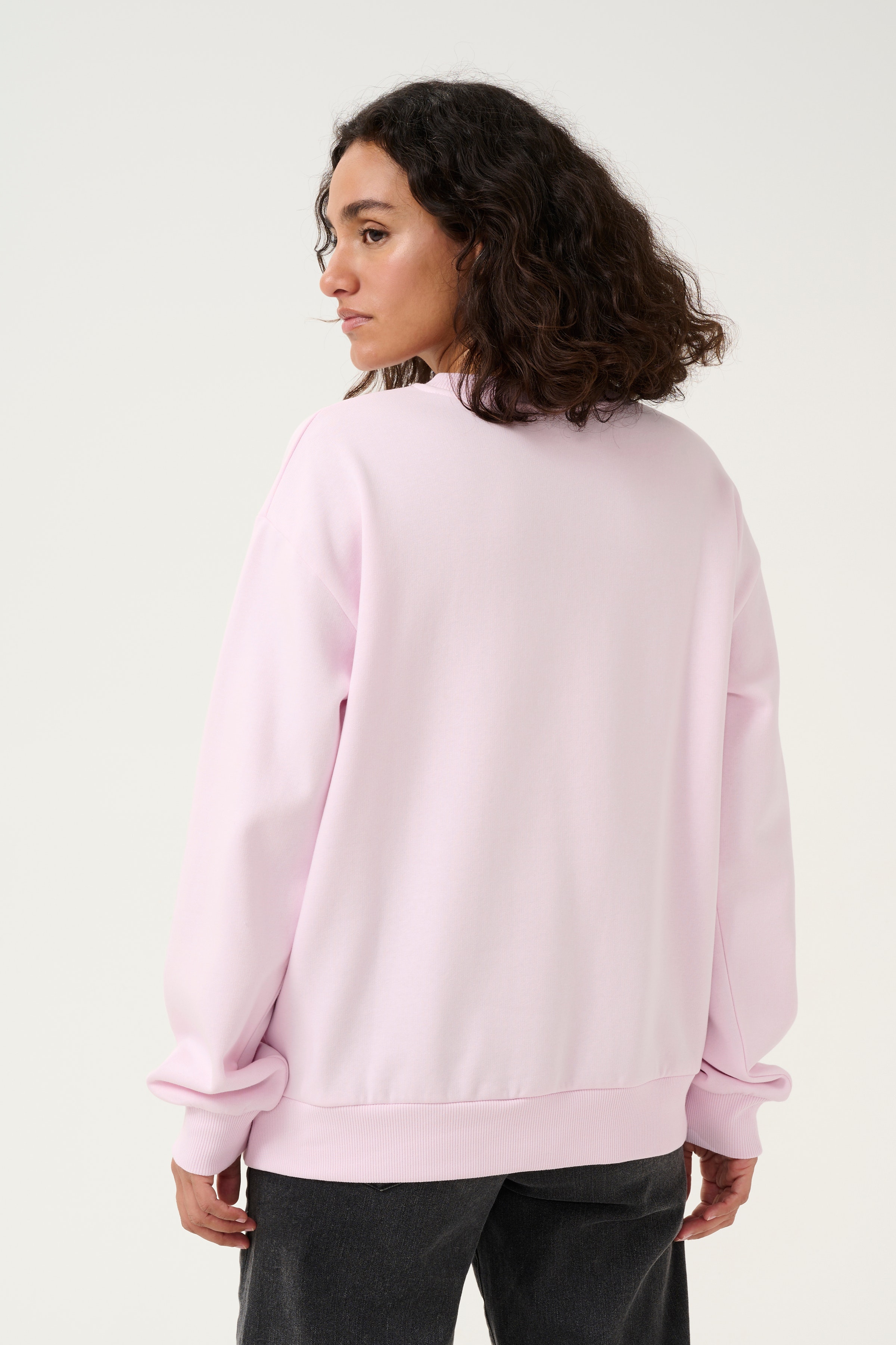 KAellen Sweatshirt LOOKBOOK BACK 10509447-133405