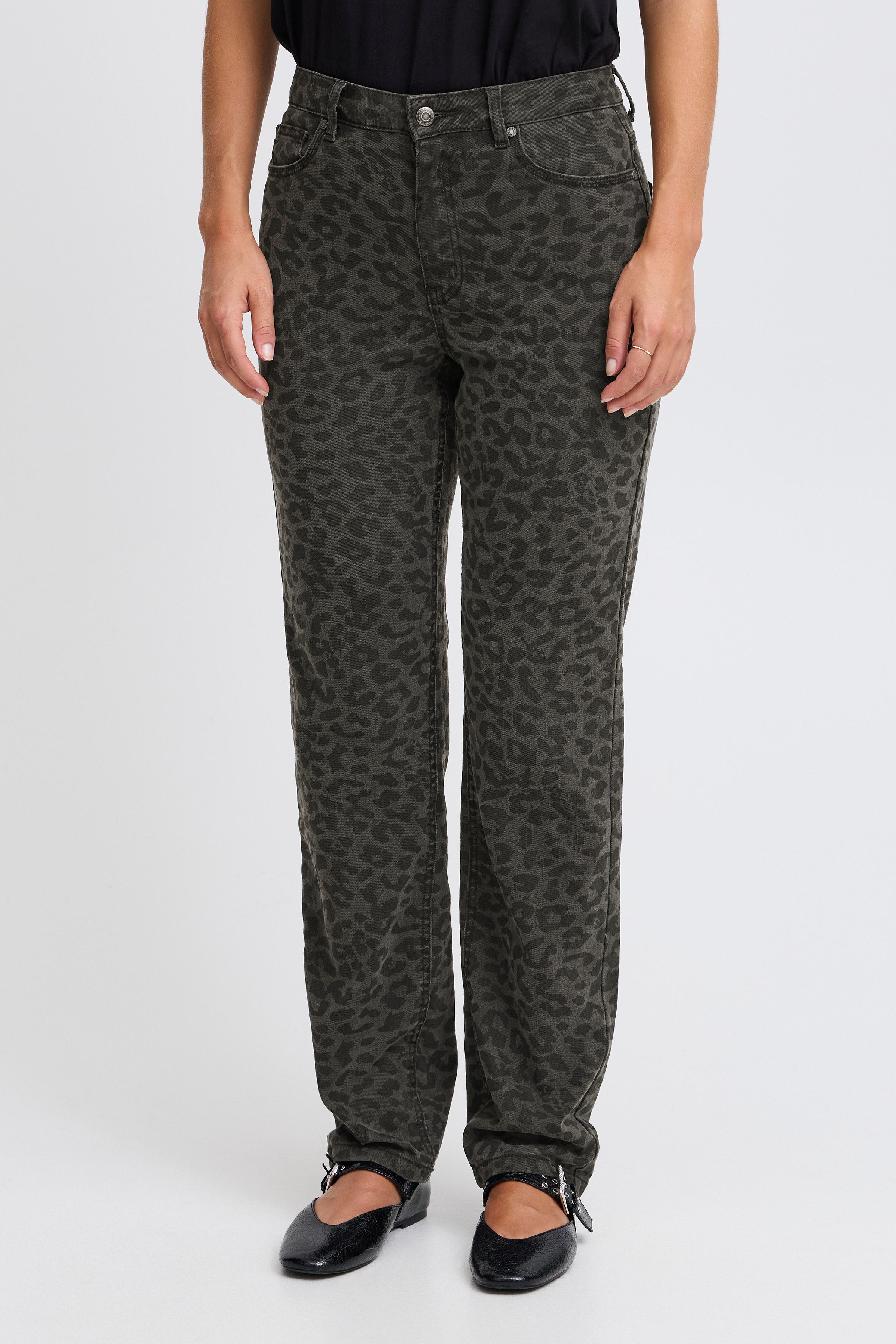 PXJANNAH UHW Jeans LOOKBOOK FRONT 50208788-205027