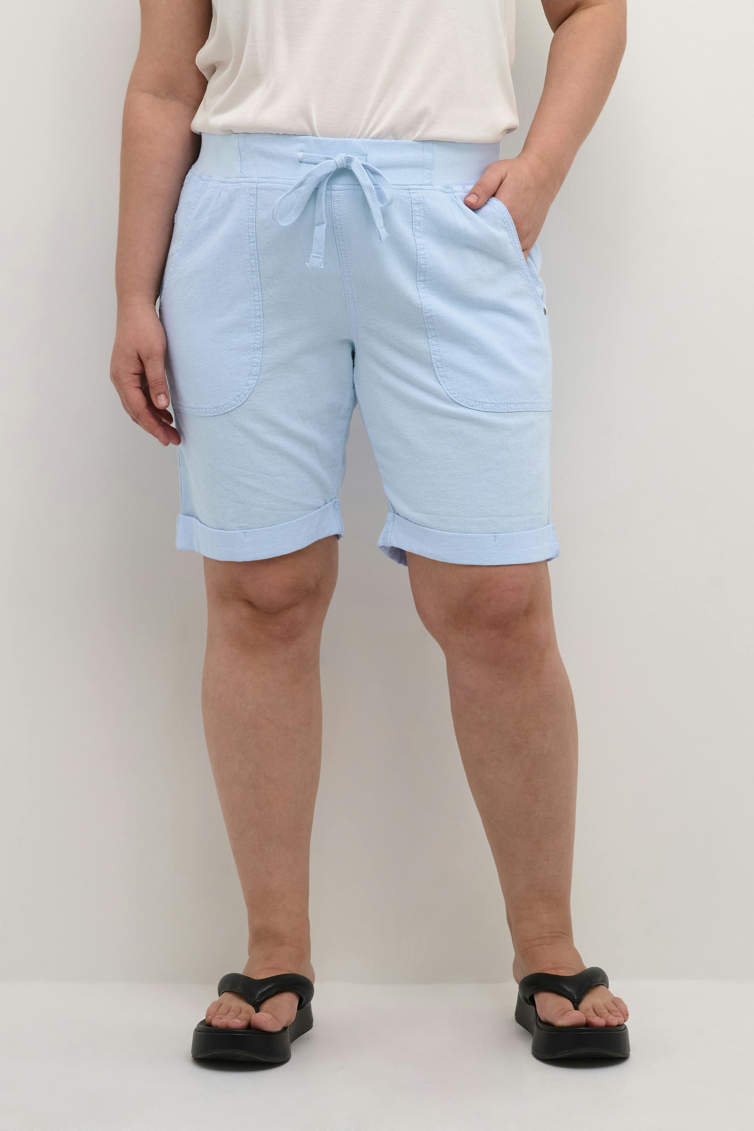 KCnana Shorts LOOKBOOK FRONT 10580270-154031