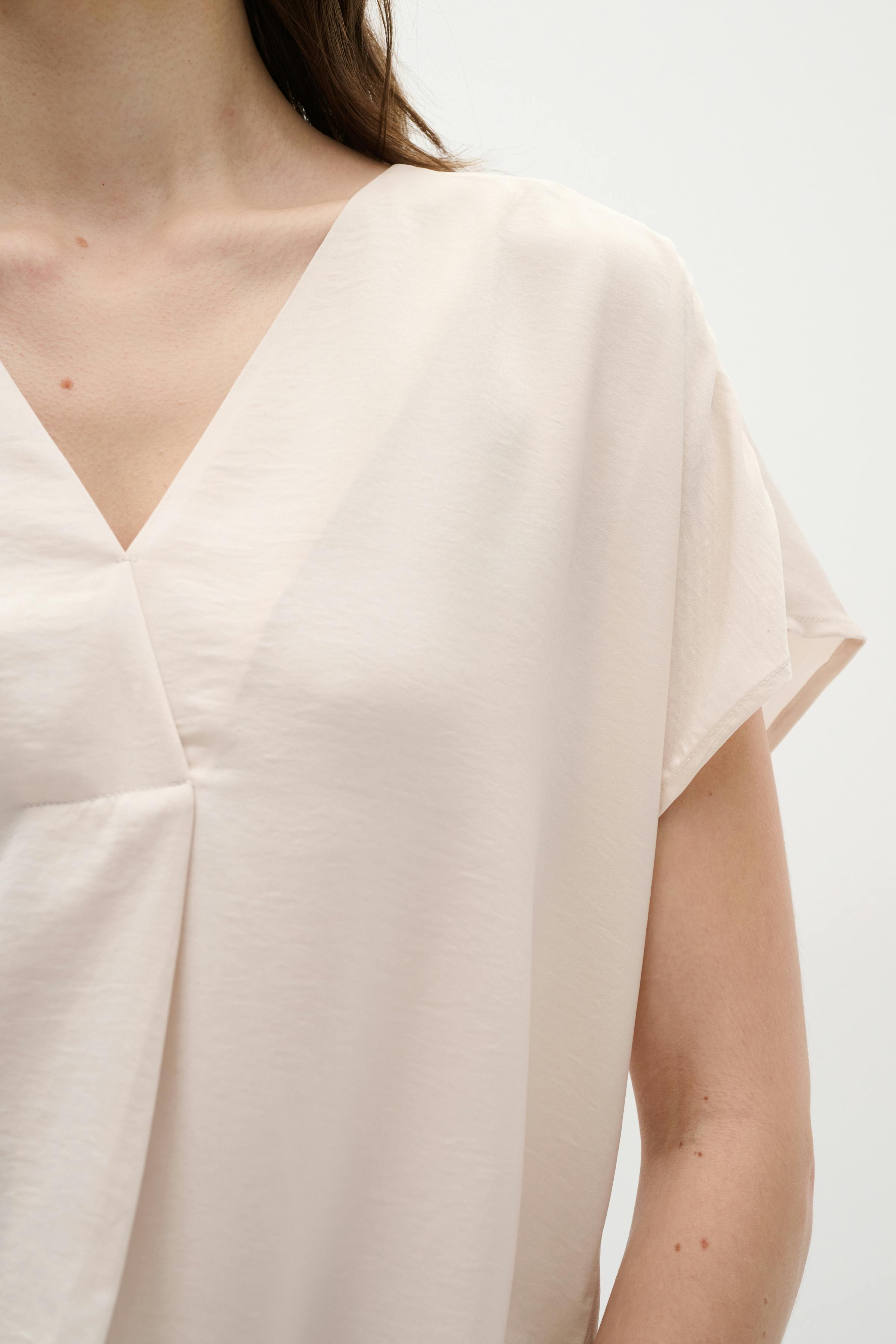 RindaIW Top LOOKBOOK DETAIL 30105188-10053