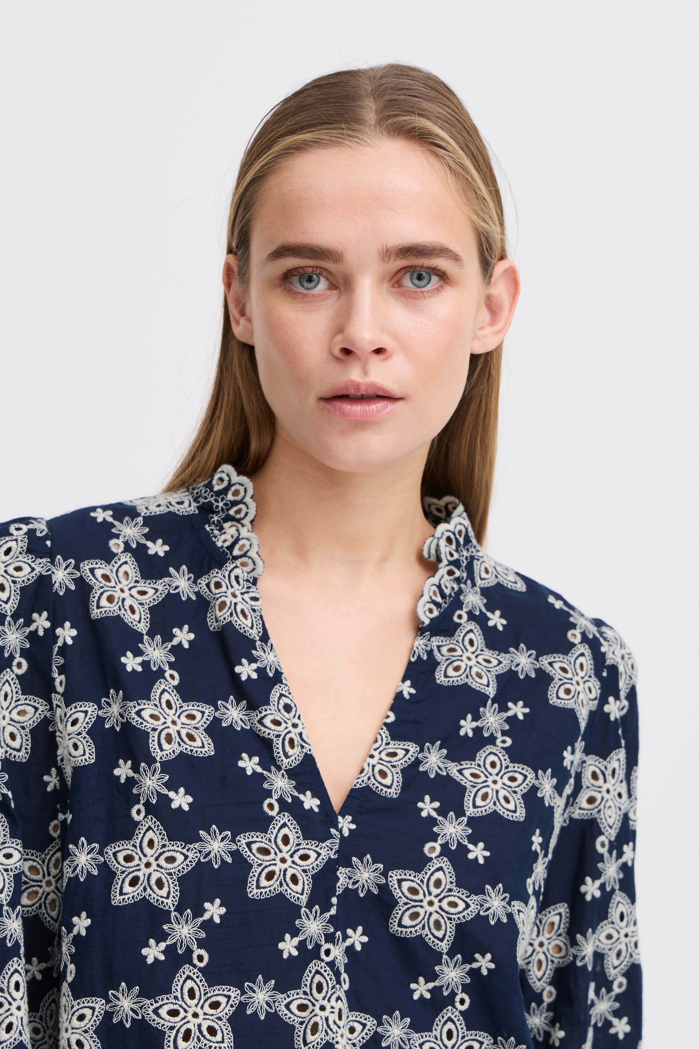 IHFLUNA Langermet bluse LOOKBOOK DETAIL 20122501-193933