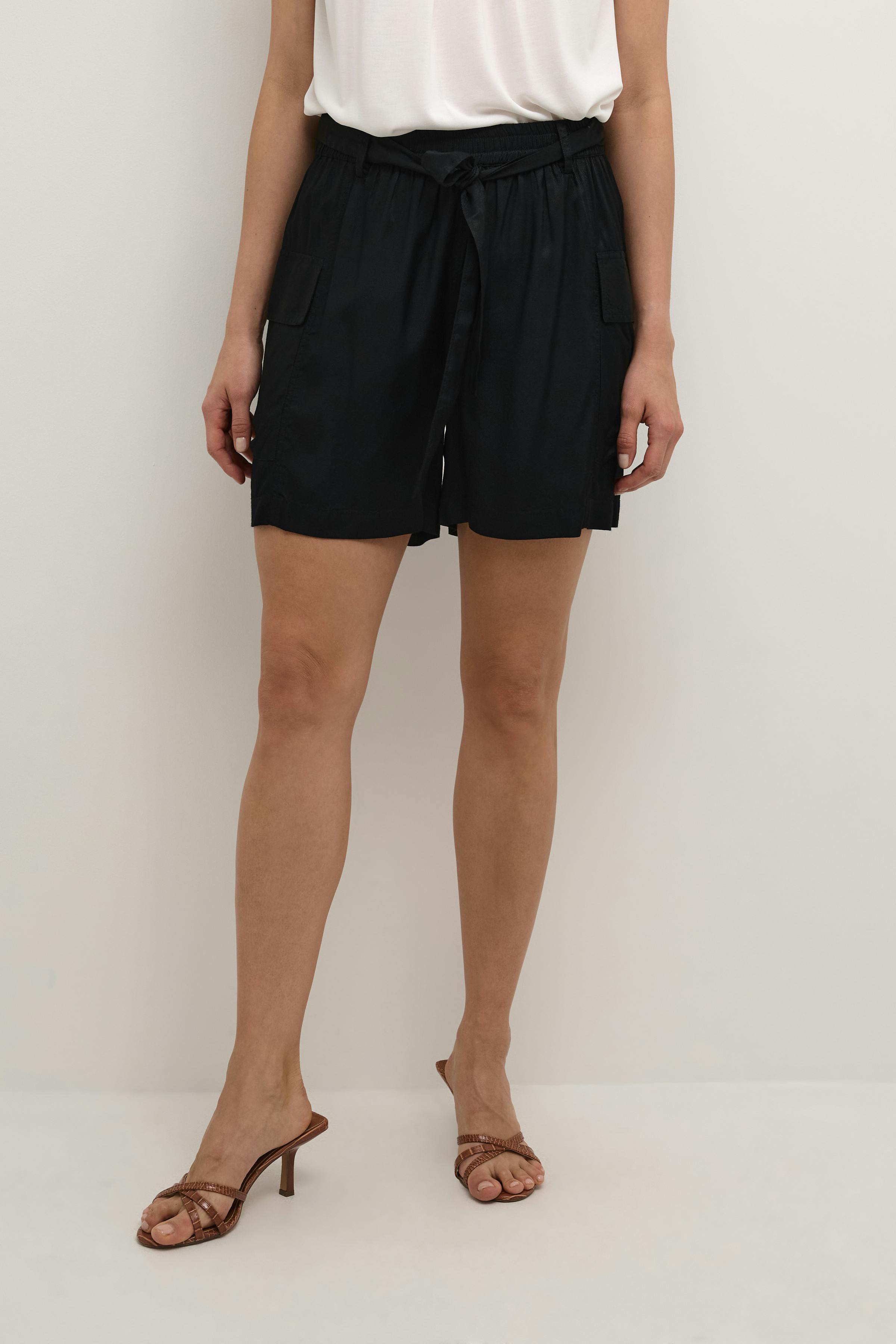 CUannelene Shorts LOOKBOOK FRONT 50110640-500012