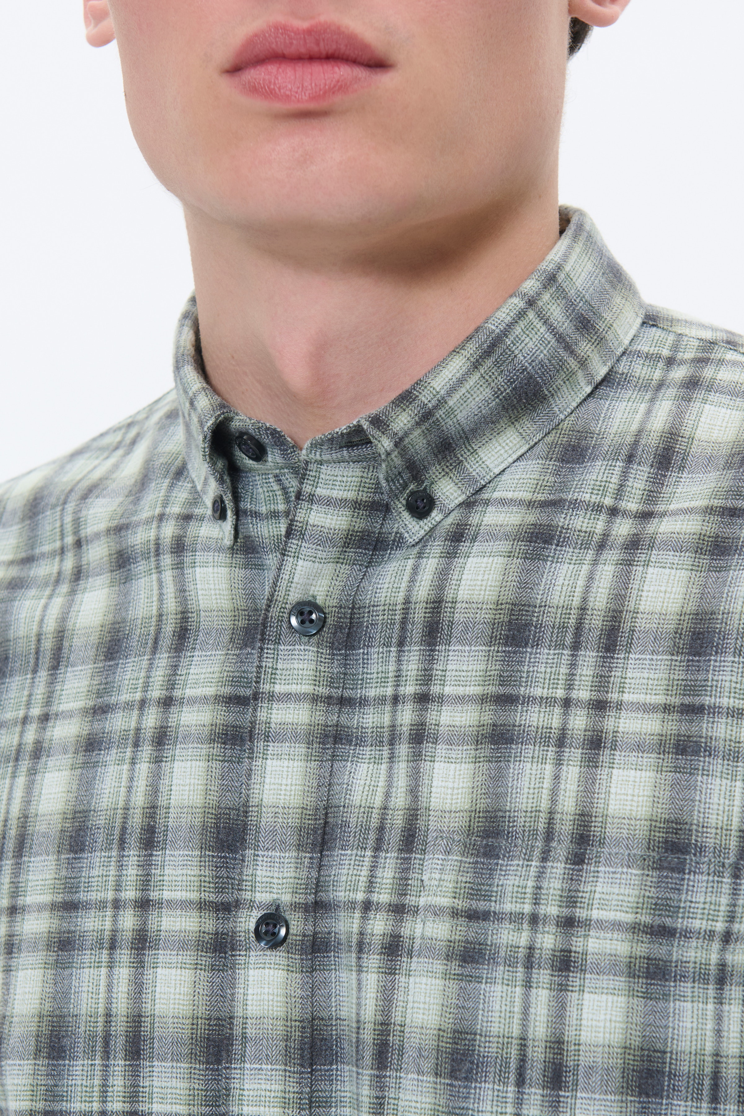 MAtrostol Shirt LOOKBOOK DETAIL 30208524-190515