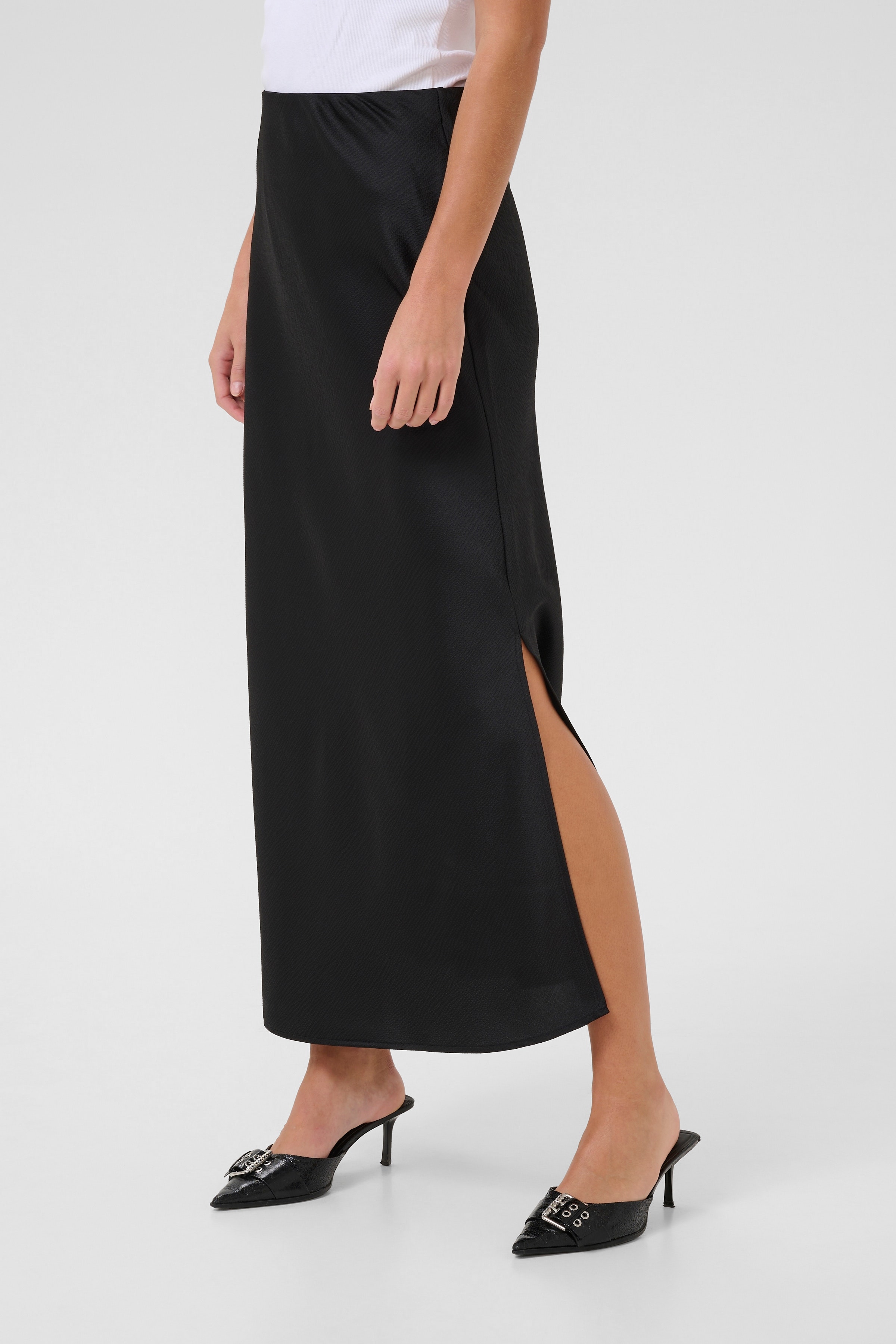 KAvera Skjørt LOOKBOOK FRONT 10510343-100121