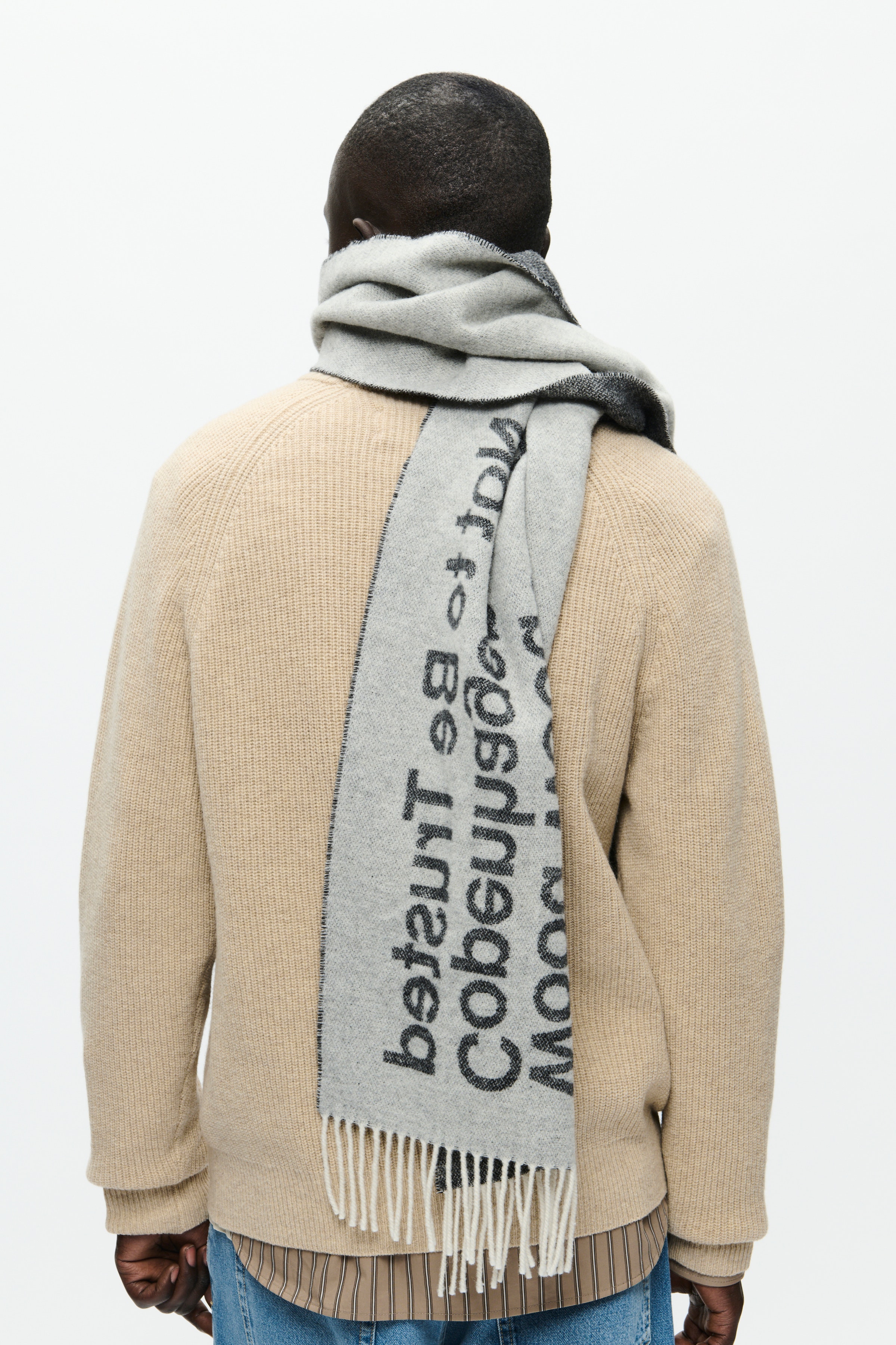 WWCody Scarf LOOKBOOK BACK 30251806-190203