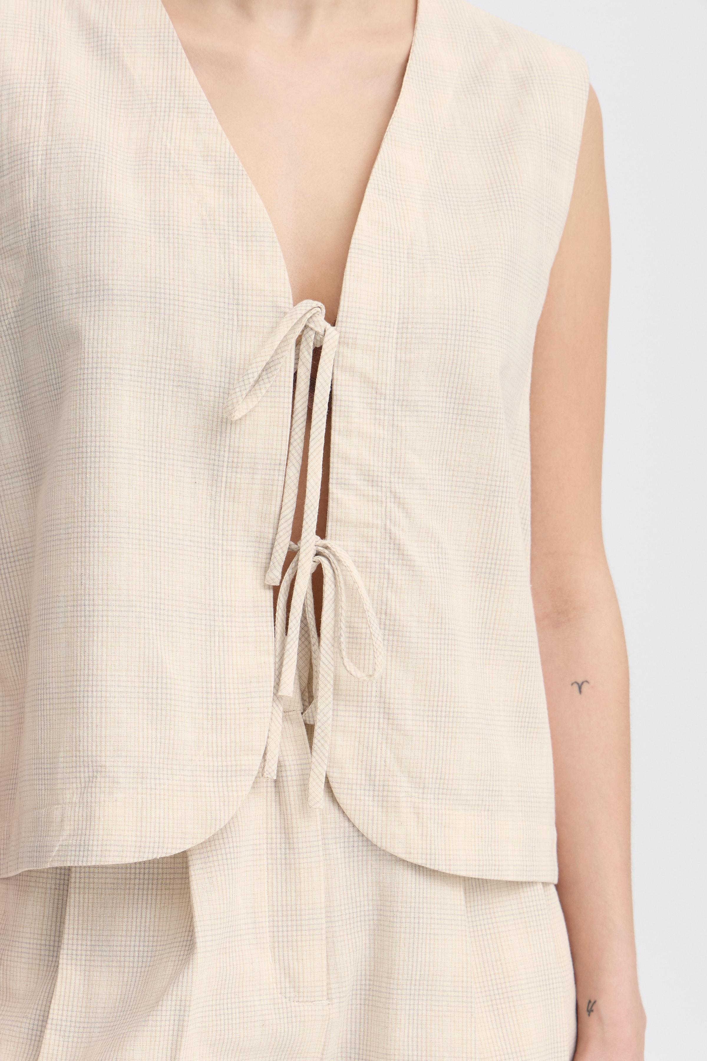IHSAFFRON Top LOOKBOOK DETAIL 20123220-130905