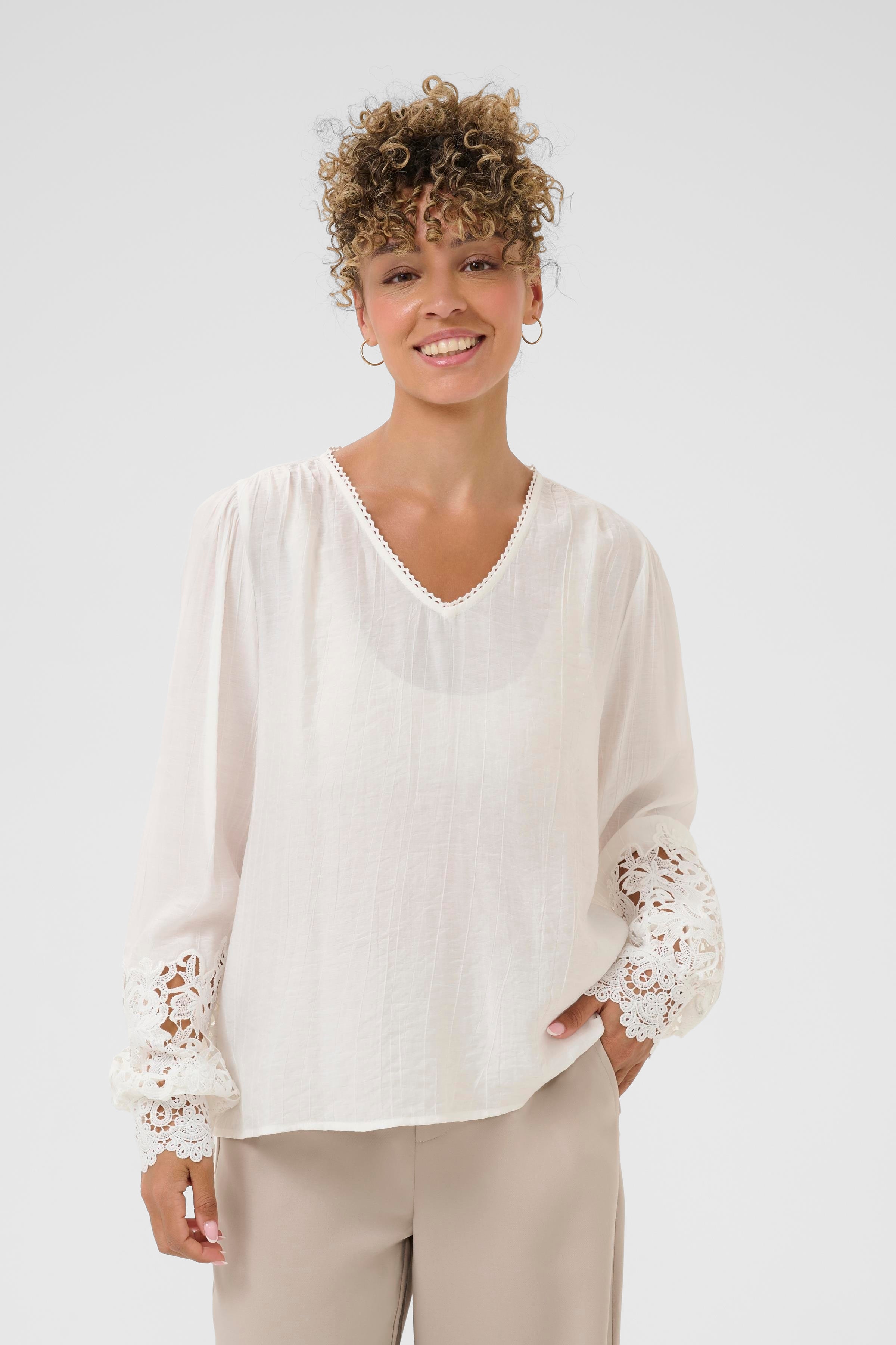 CRTina Bluse LOOKBOOK FRONT 10614427-110602