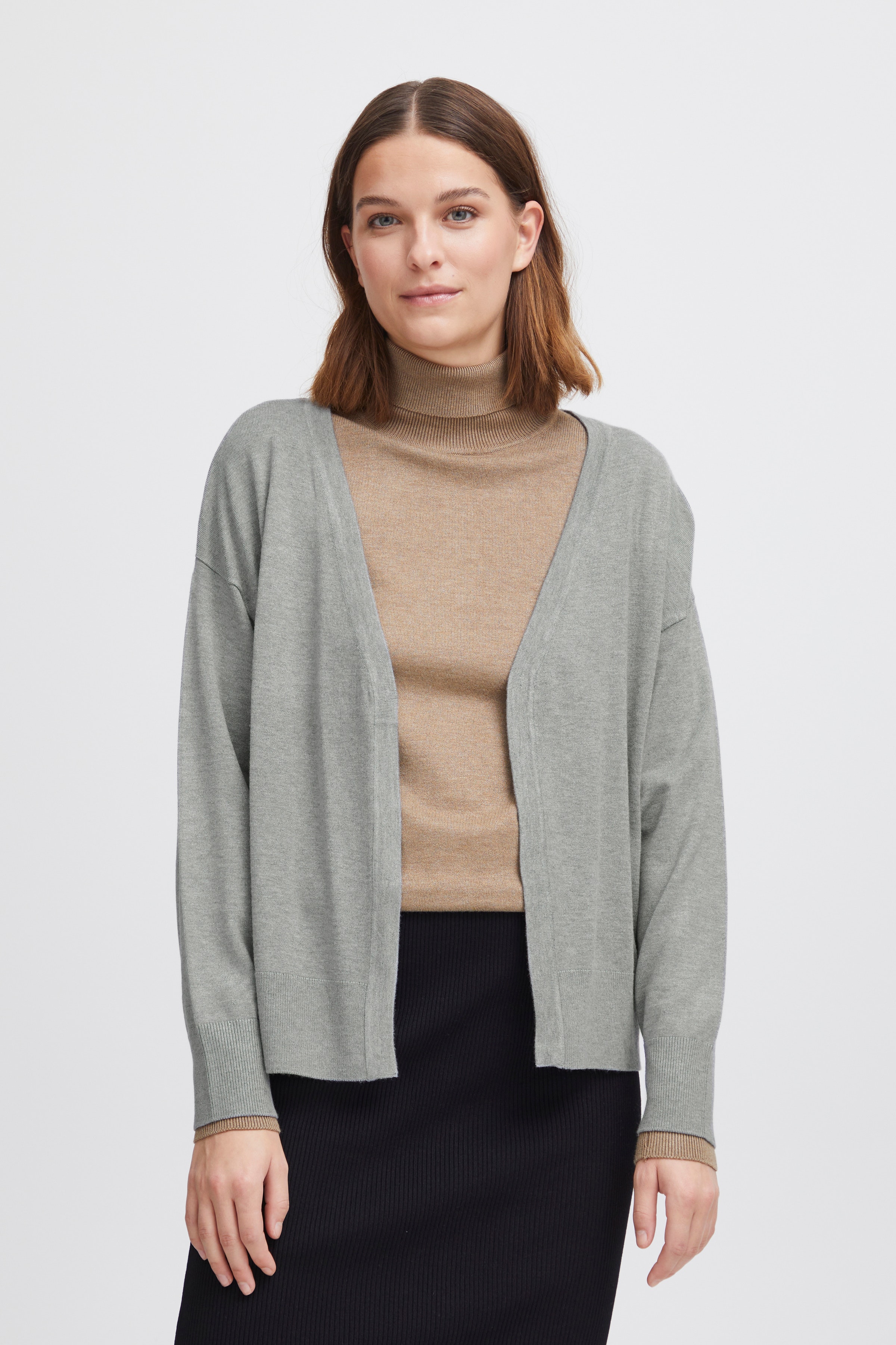 BYMMORLA Cardigan LOOKBOOK FRONT 20815305-200455
