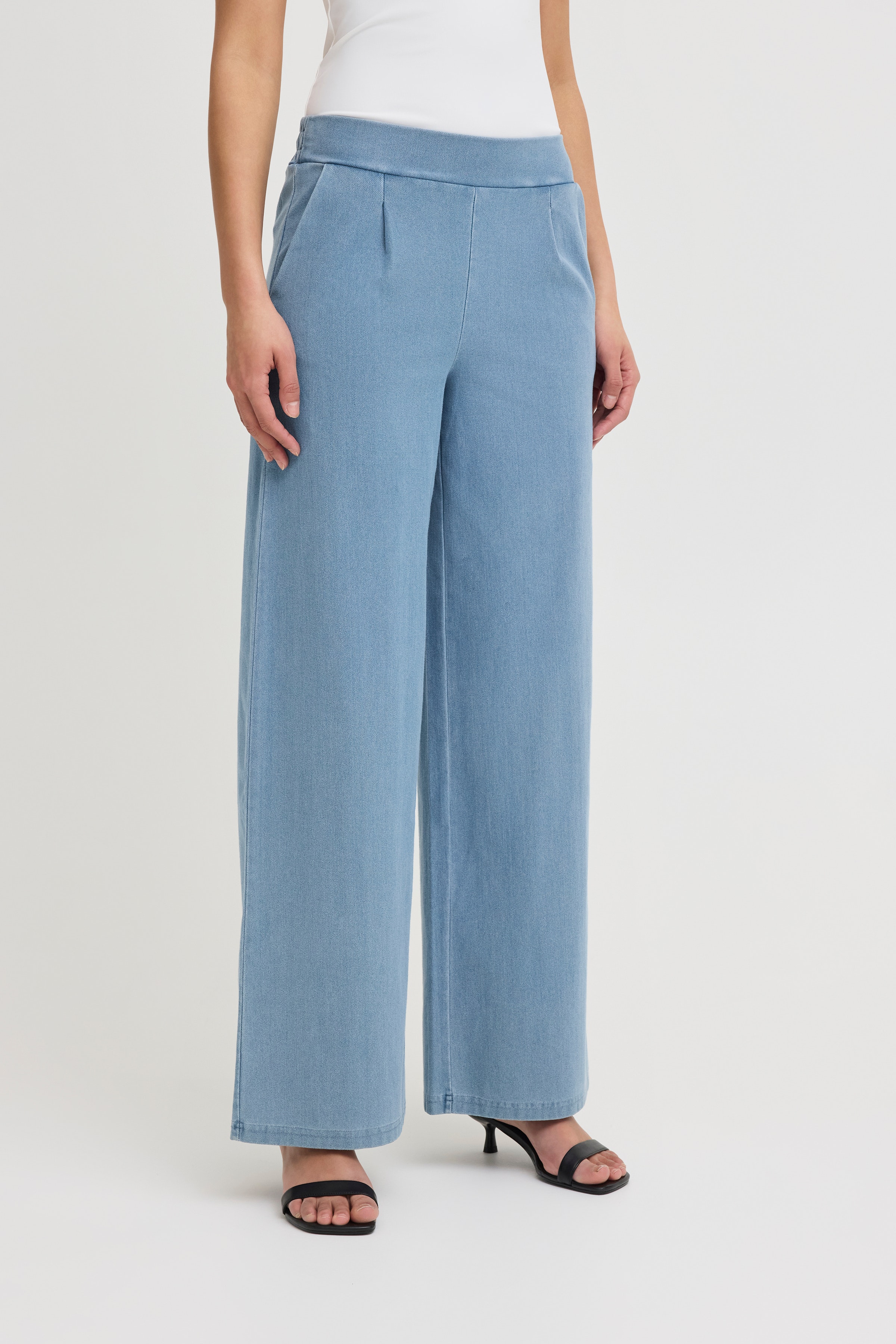 IHKATE Hose LOOKBOOK FRONT 20123368-204711