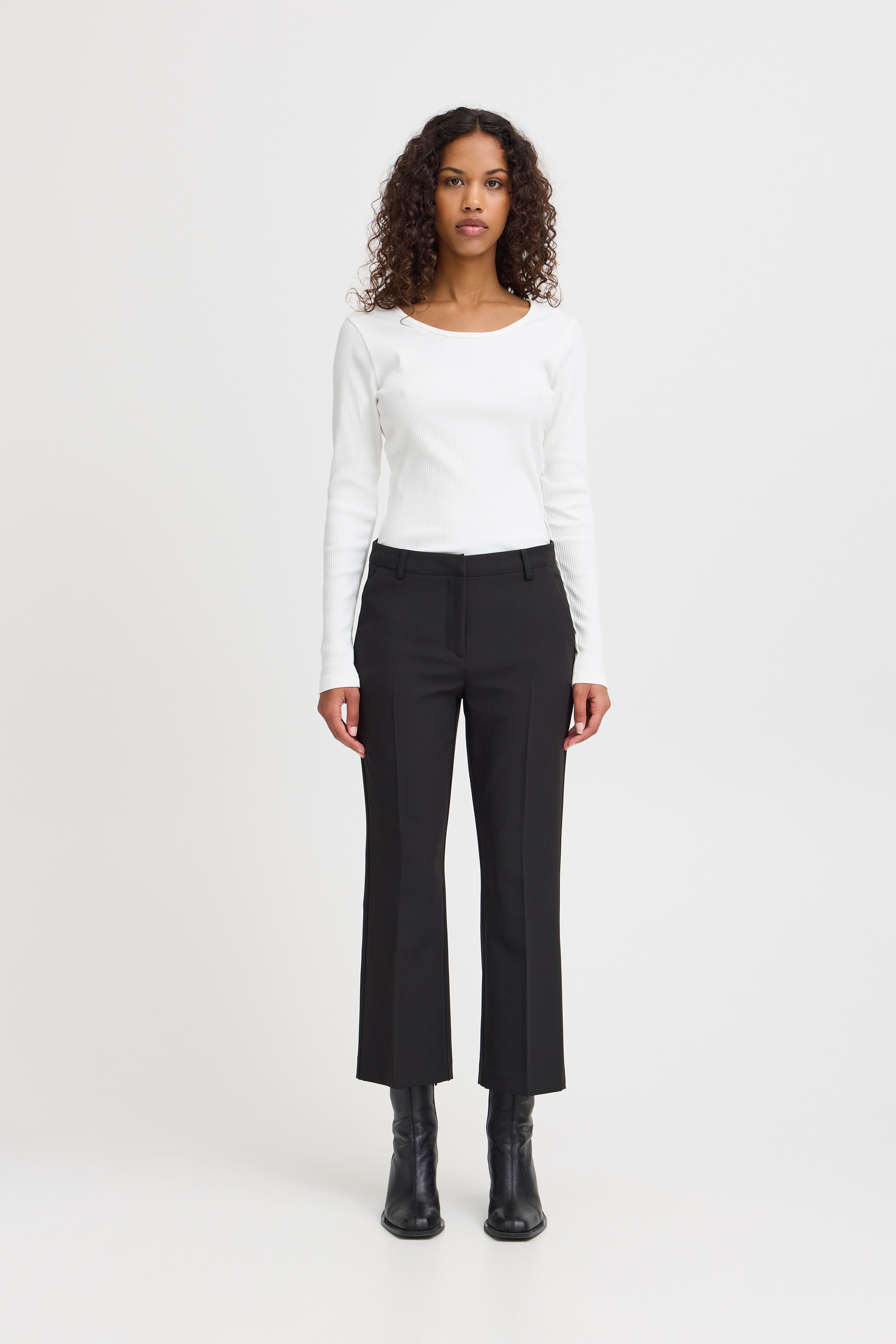 LEXI CROPPED BUKSE LOOKBOOK FRONT 20111214-10011