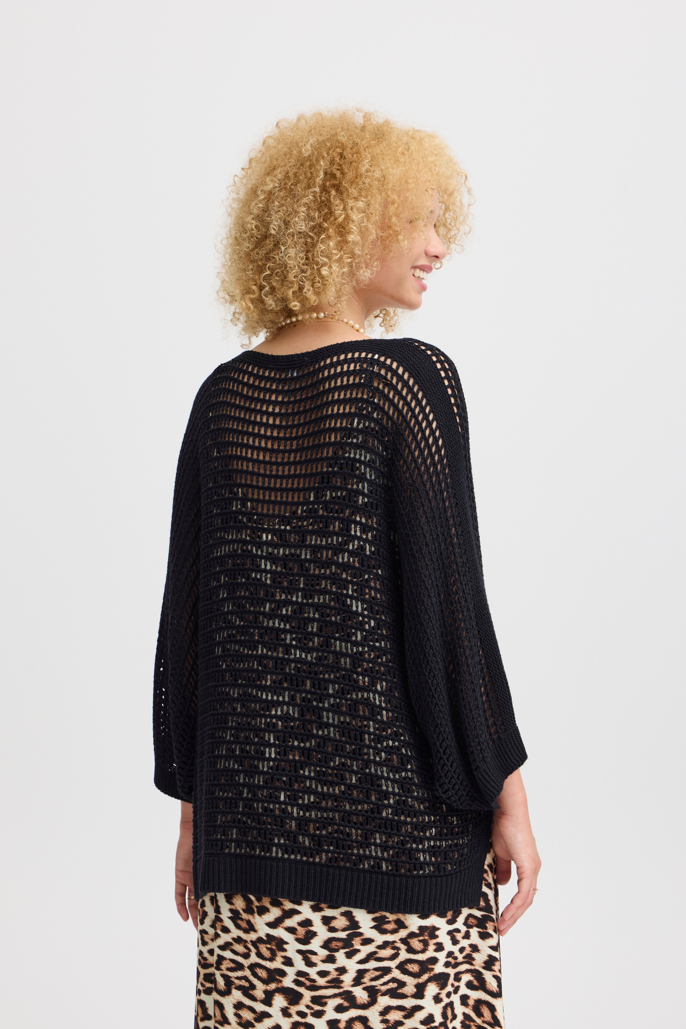 SBANDORRA Bluse LOOKBOOK BACK 22100628-190303