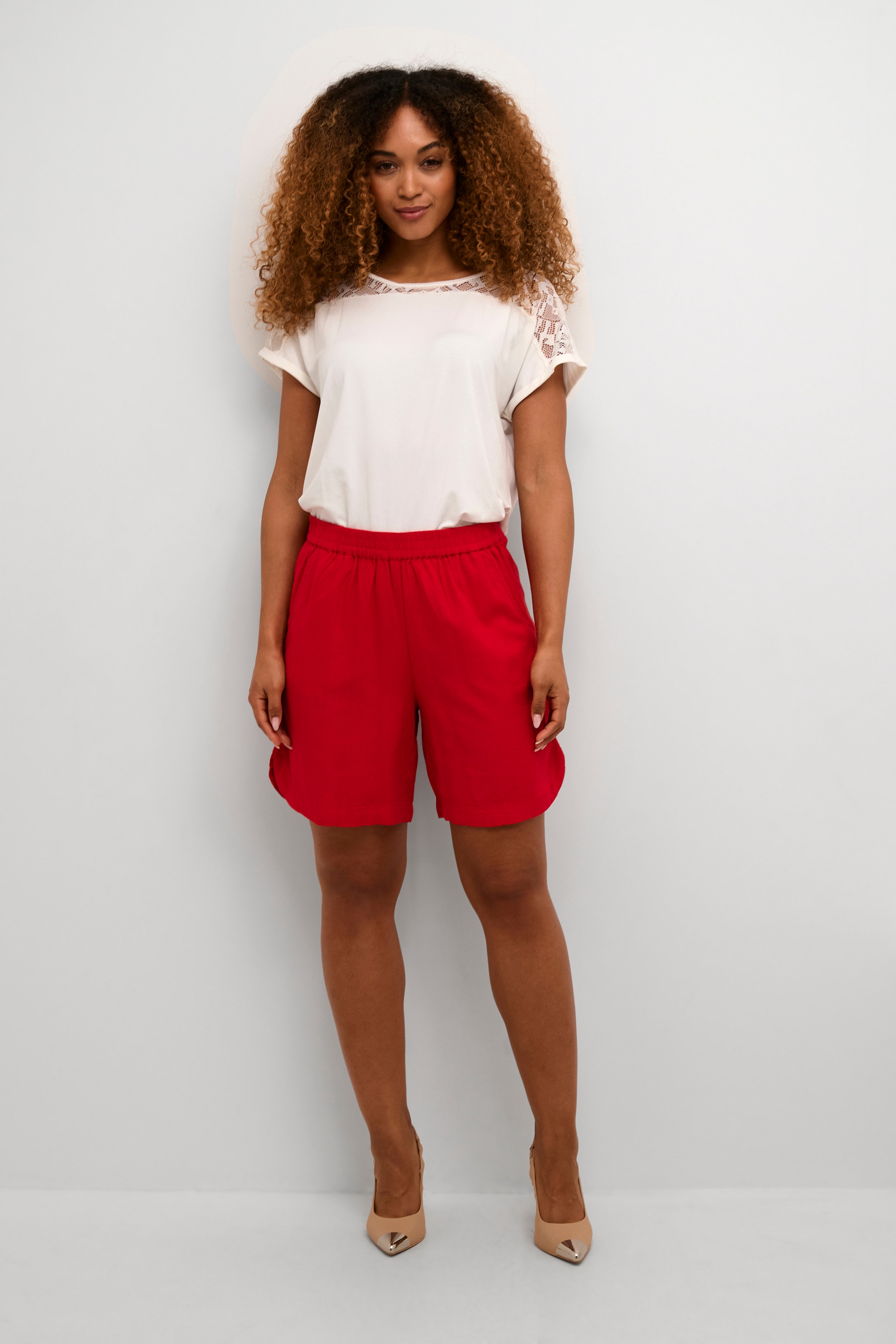 CRVenta Shorts LOOKBOOK FRONT 10612576-181763