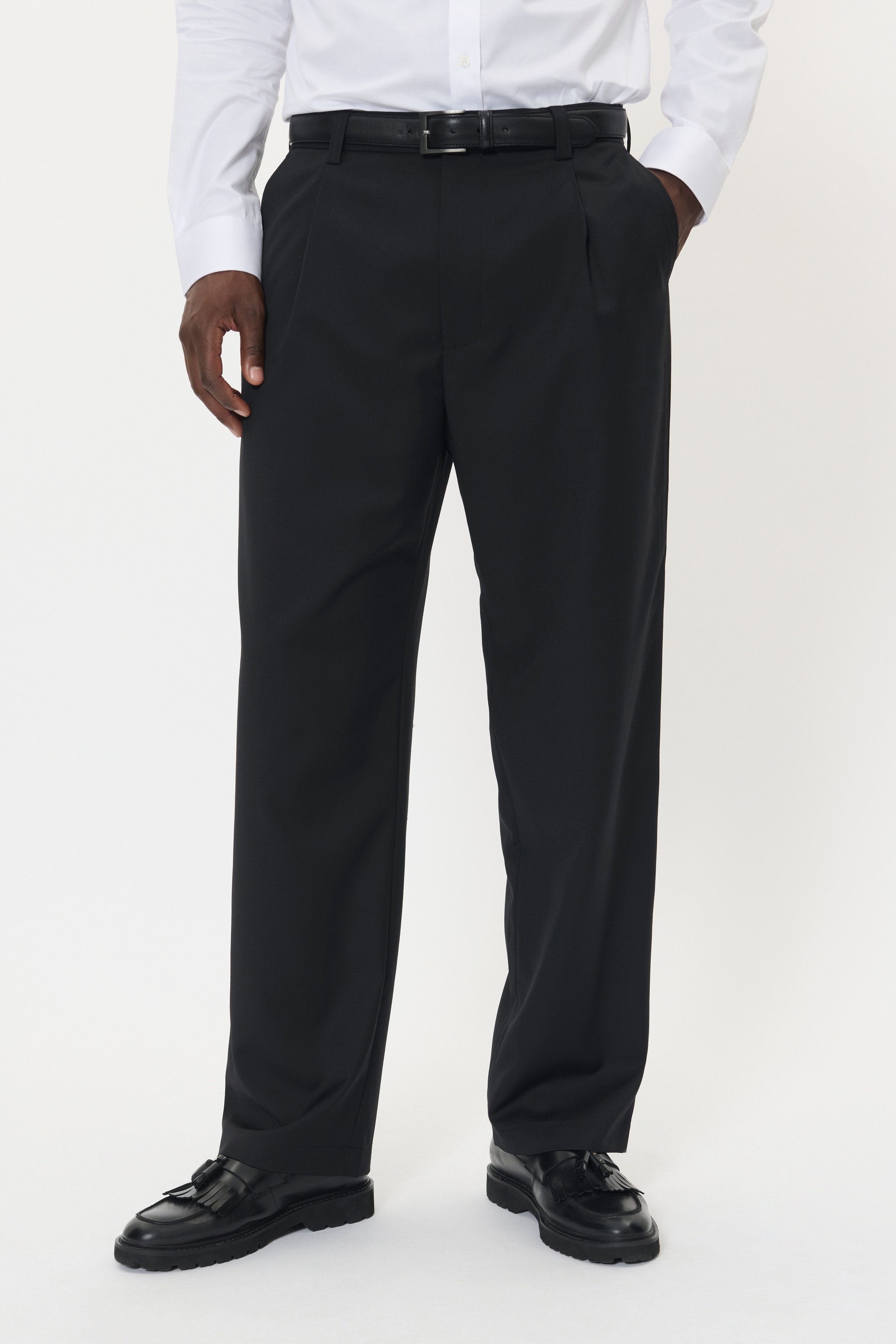 MAchino Bukser LOOKBOOK FRONT 30208850-20050