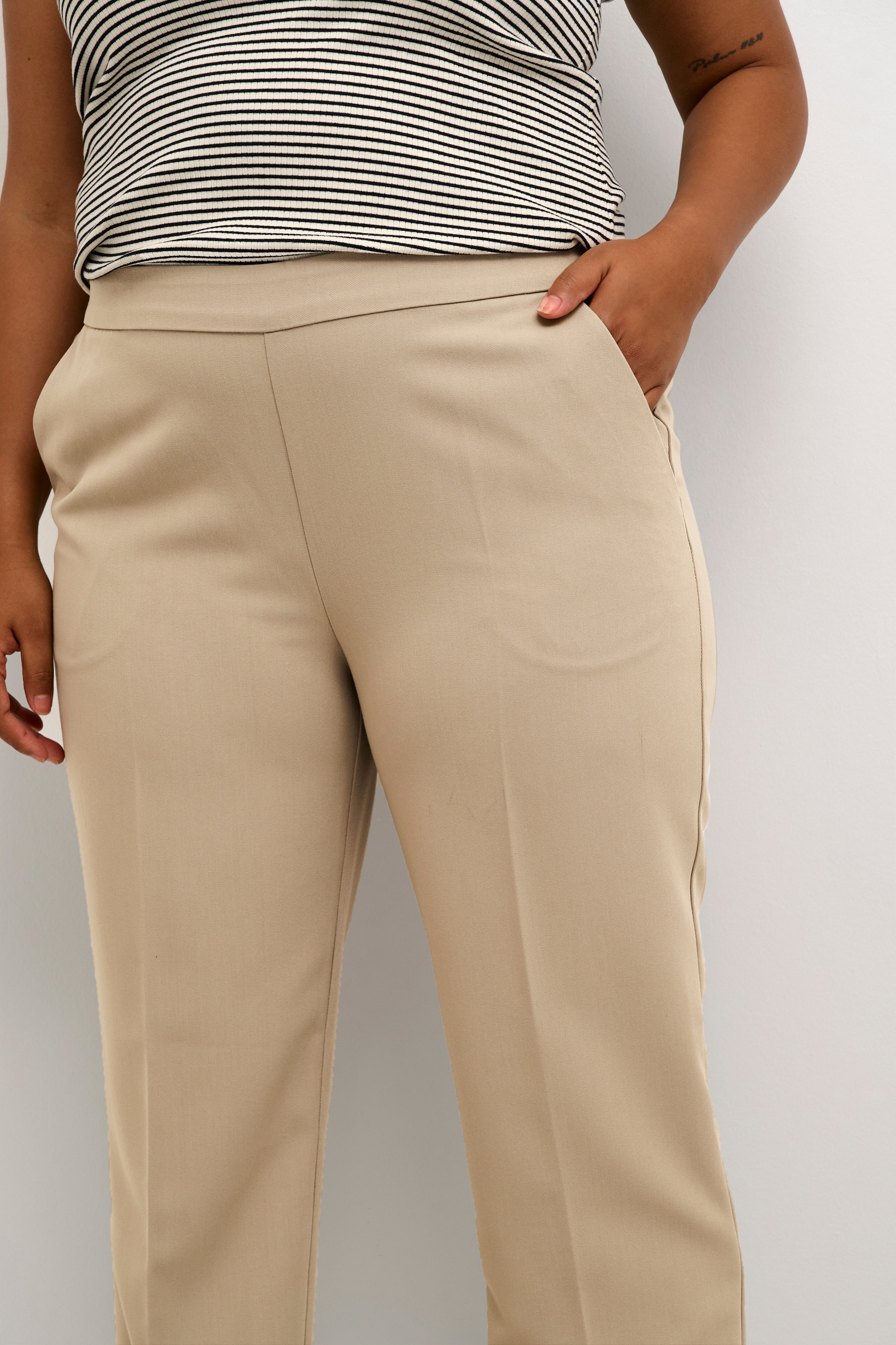 KCsakira Trousers LOOKBOOK DETAIL 10581088-171109