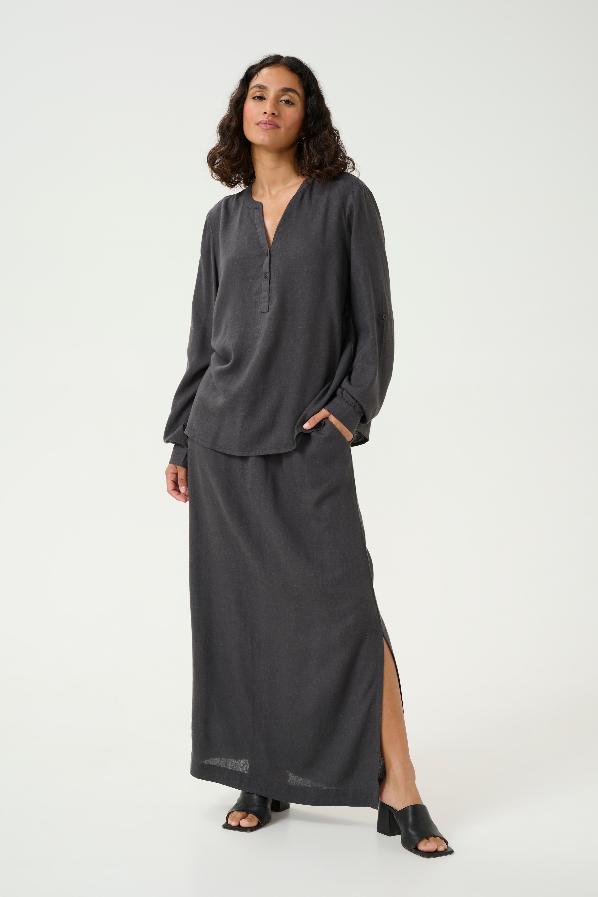 KAmilia Lin Skjørt LOOKBOOK FRONT 10509664-190205