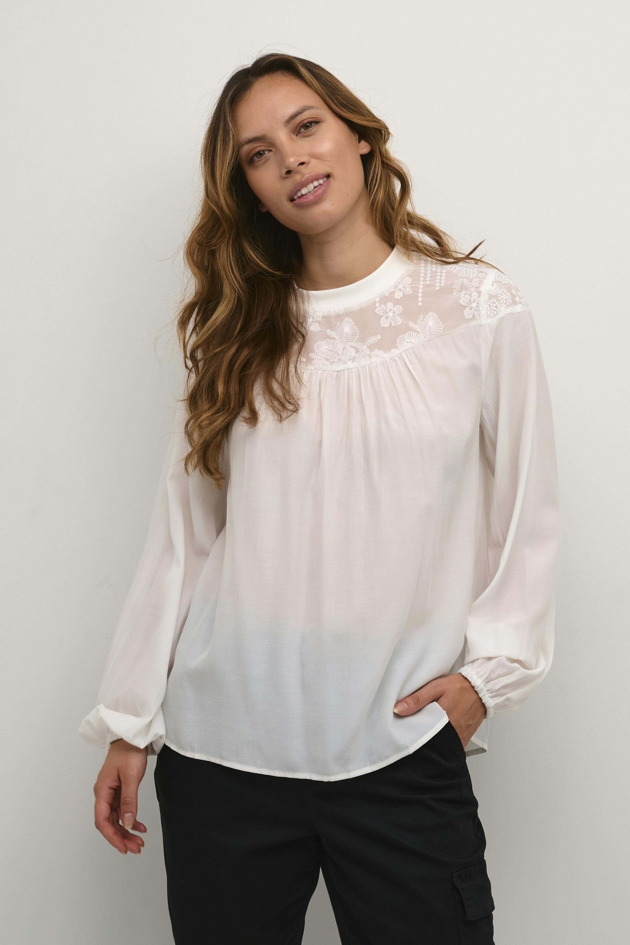 CUasmine Blouse LOOKBOOK FRONT 50110390-500013