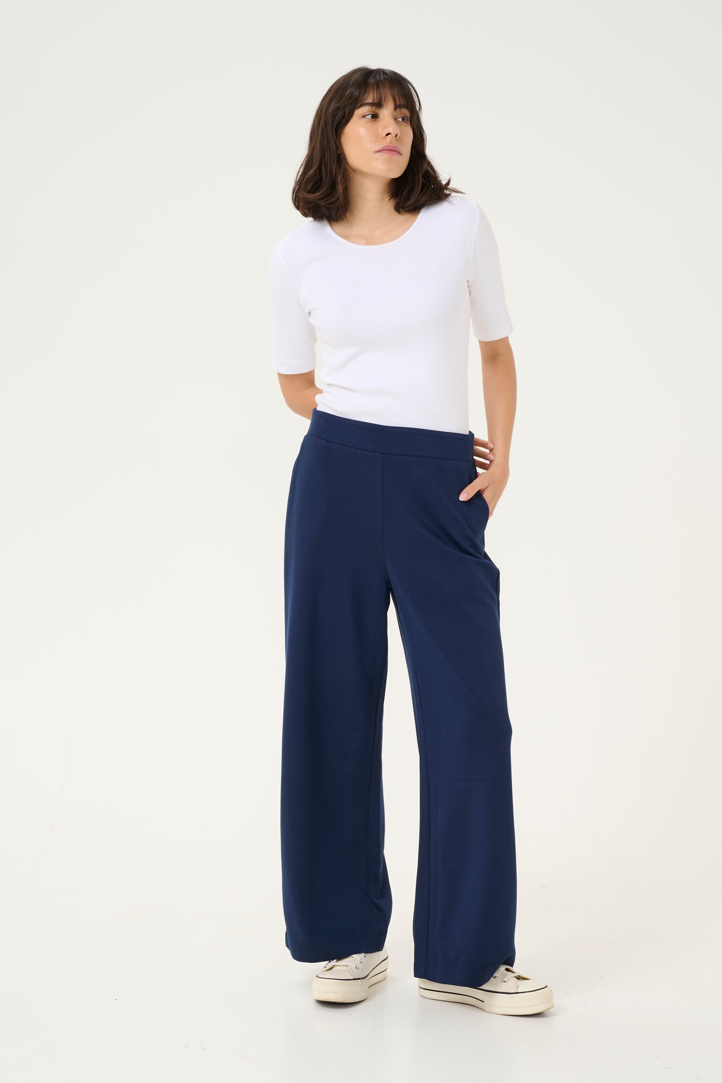 BPadona Hose LOOKBOOK FRONT 10590858-194020B