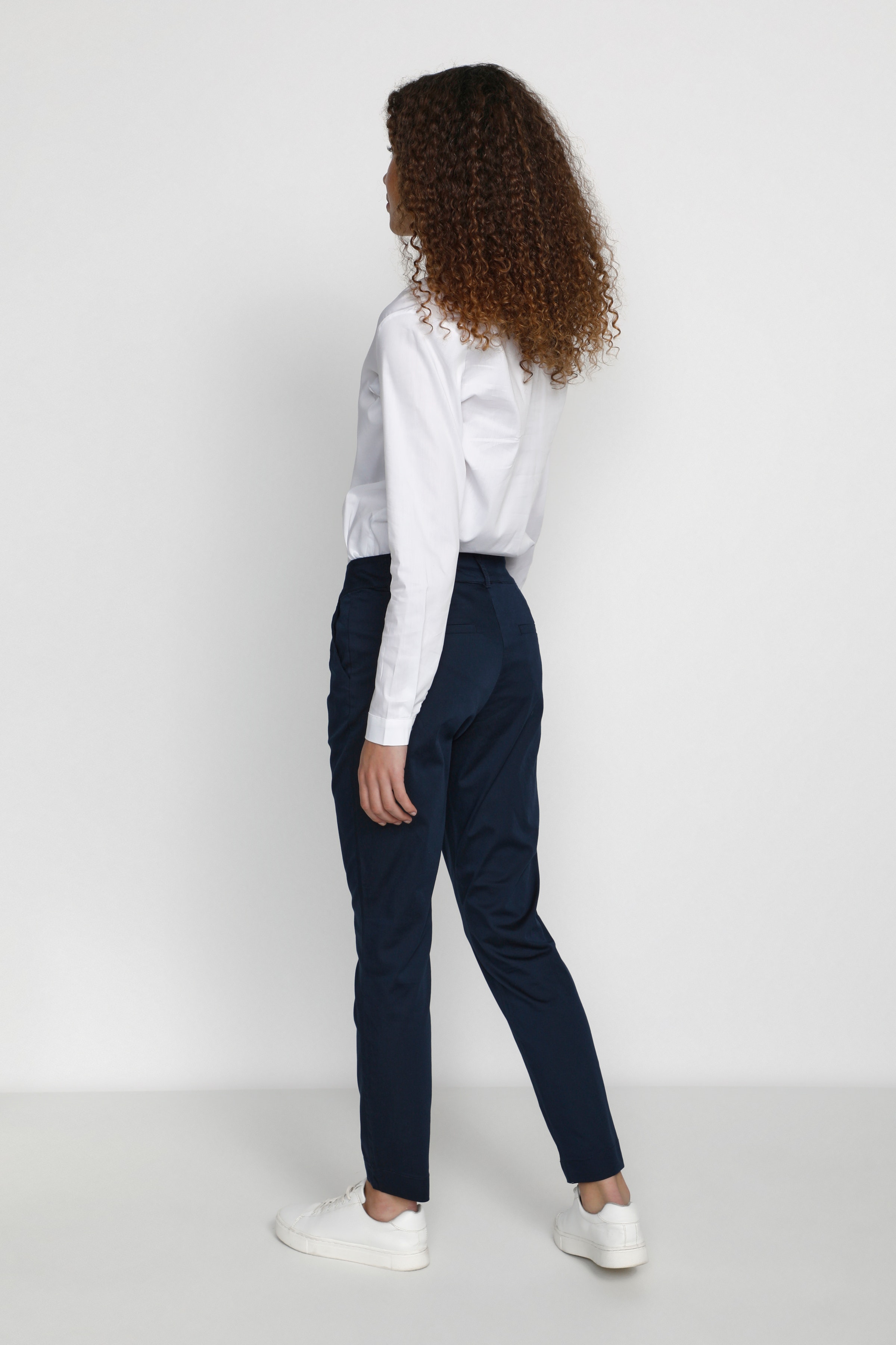 KAlea Trousers LOOKBOOK BACK 10505191-194020