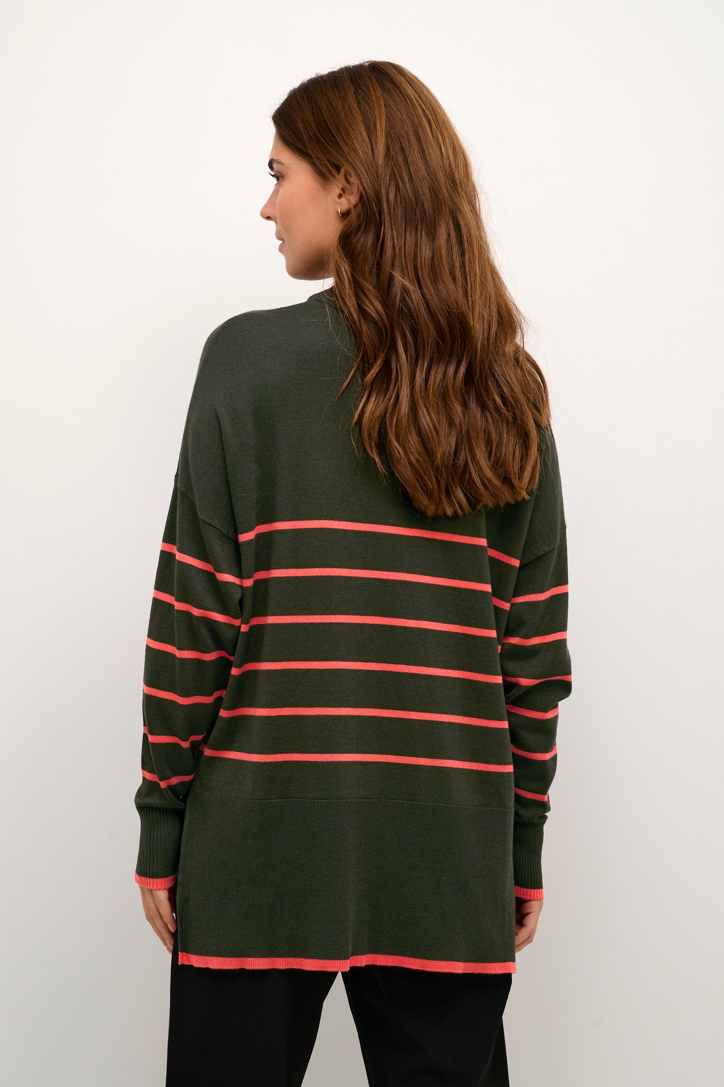 BPalona Pullover LOOKBOOK BACK 10590386-104071B