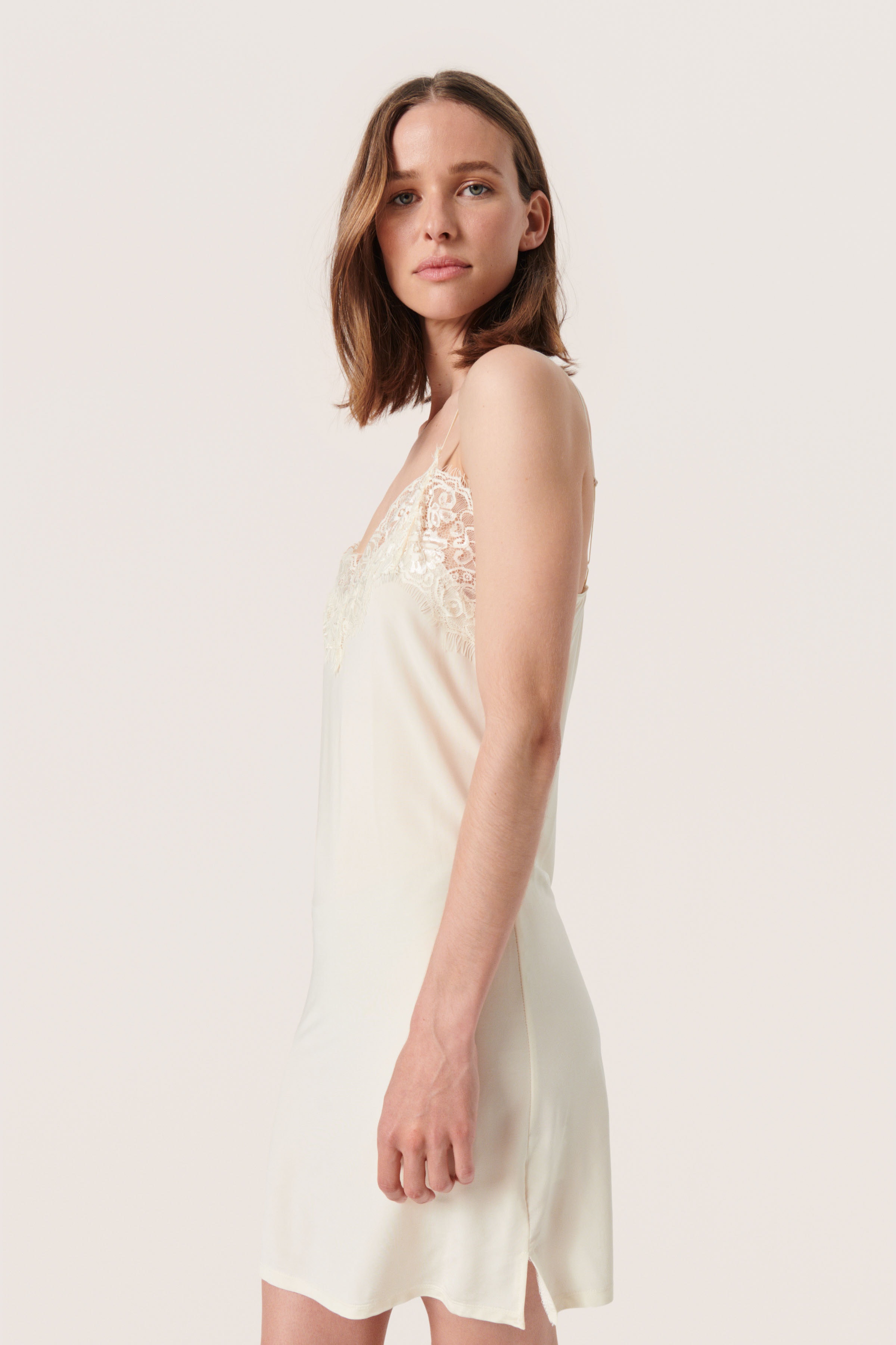 Clara Underkläder LOOKBOOK FRONT 30403070-40093