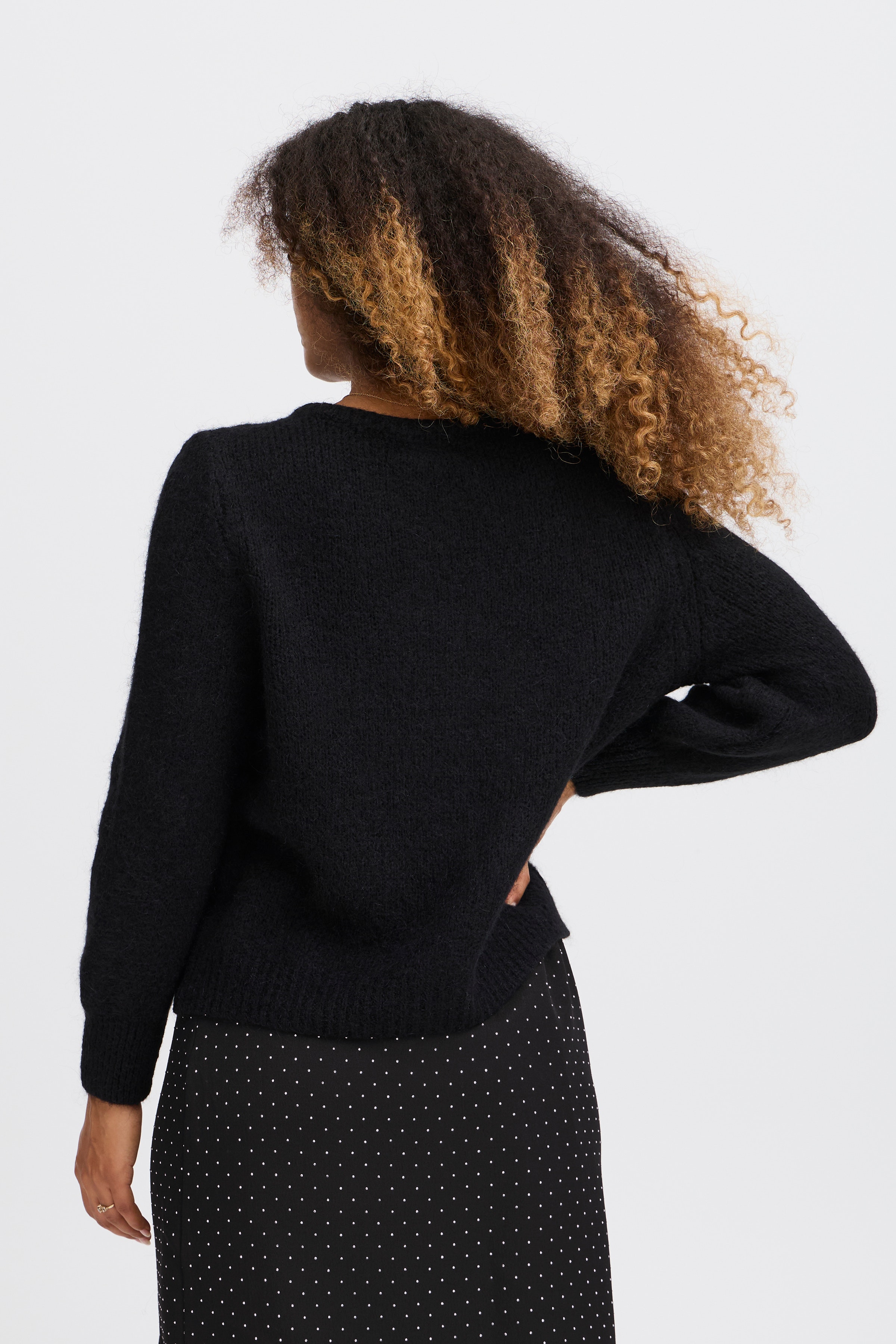 SBGULVIG Cardigan LOOKBOOK BACK 22100655-190303
