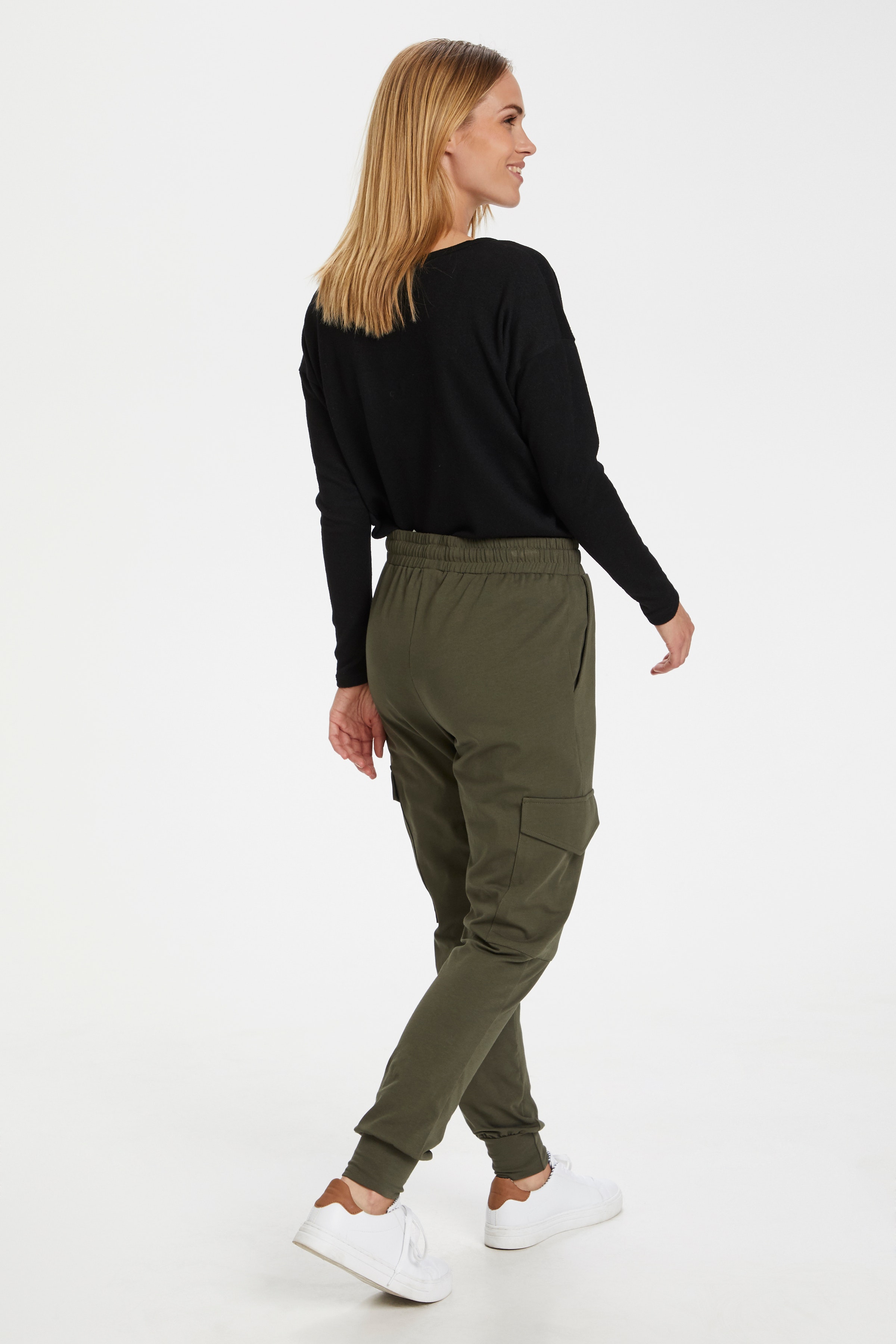 KAsiggi Trousers LOOKBOOK BACK 10504297-50947