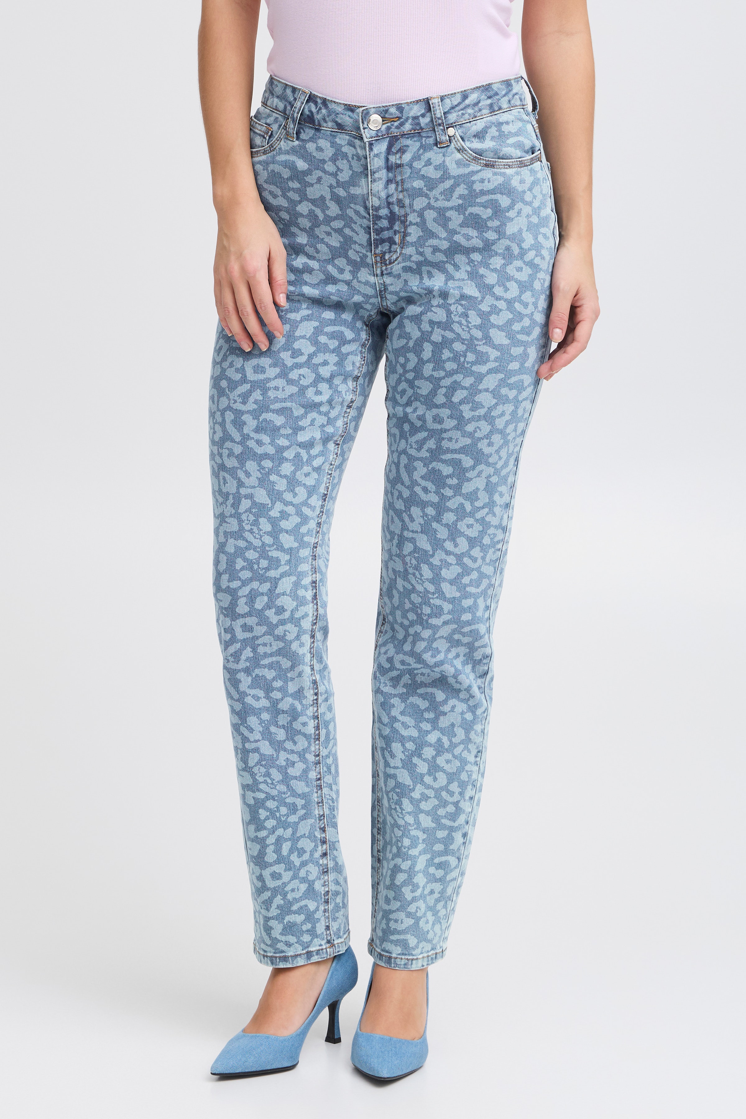 PXJANNAH UHW Jeans LOOKBOOK FRONT 50208788-205294