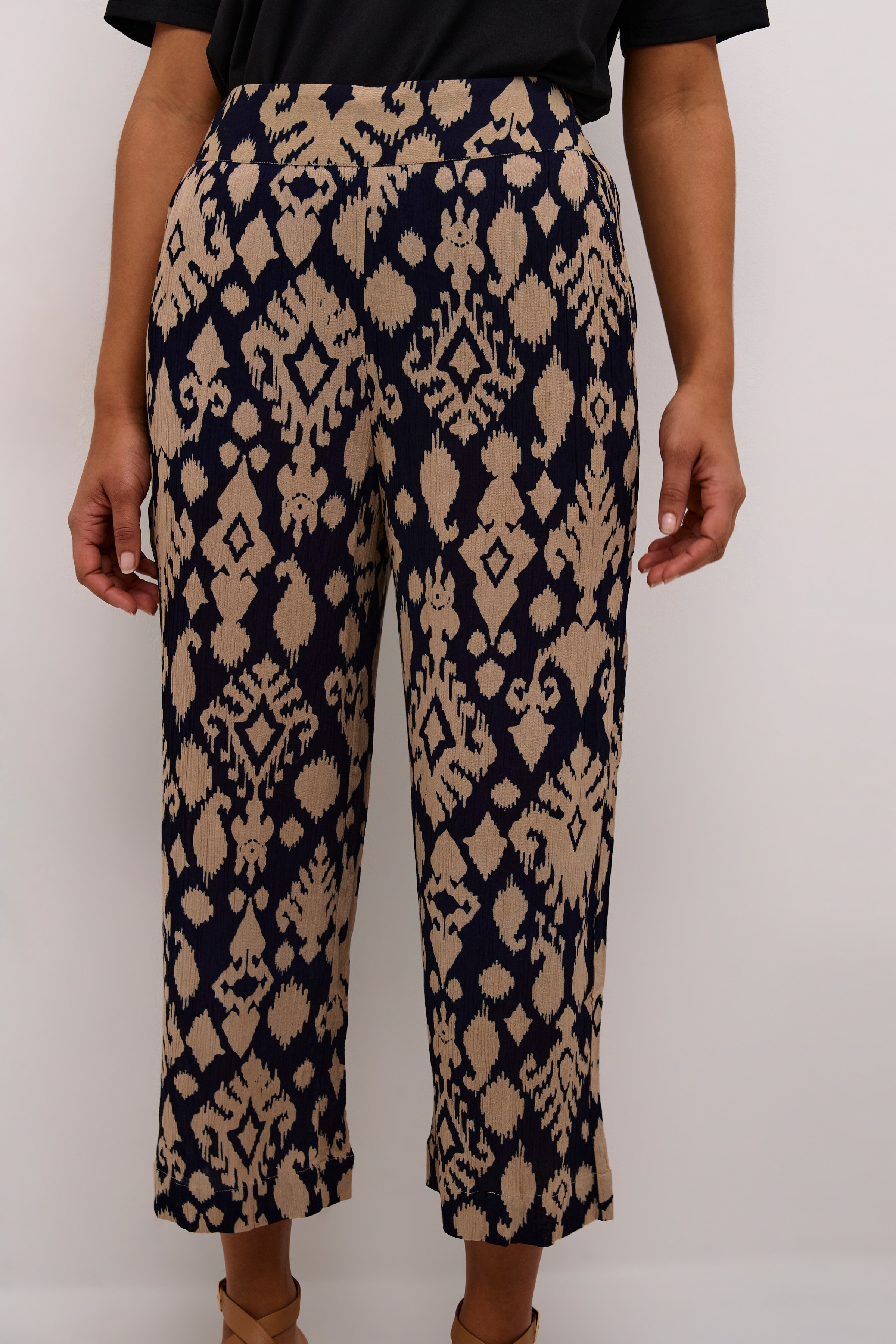 BPulla Trousers LOOKBOOK DETAIL 10590456-106049B