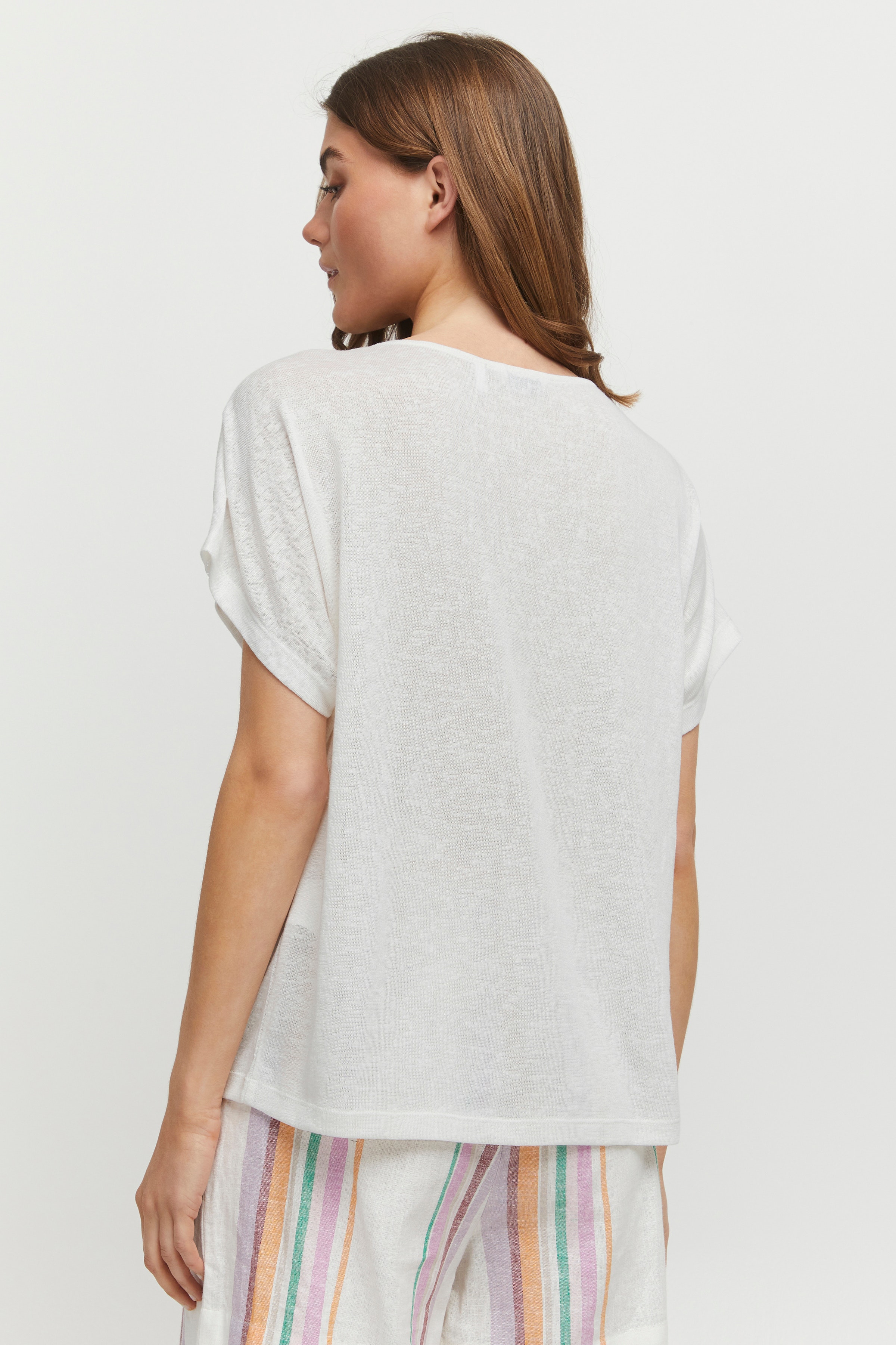 BYUSIA T-shirt LOOKBOOK BACK 20811610-114800