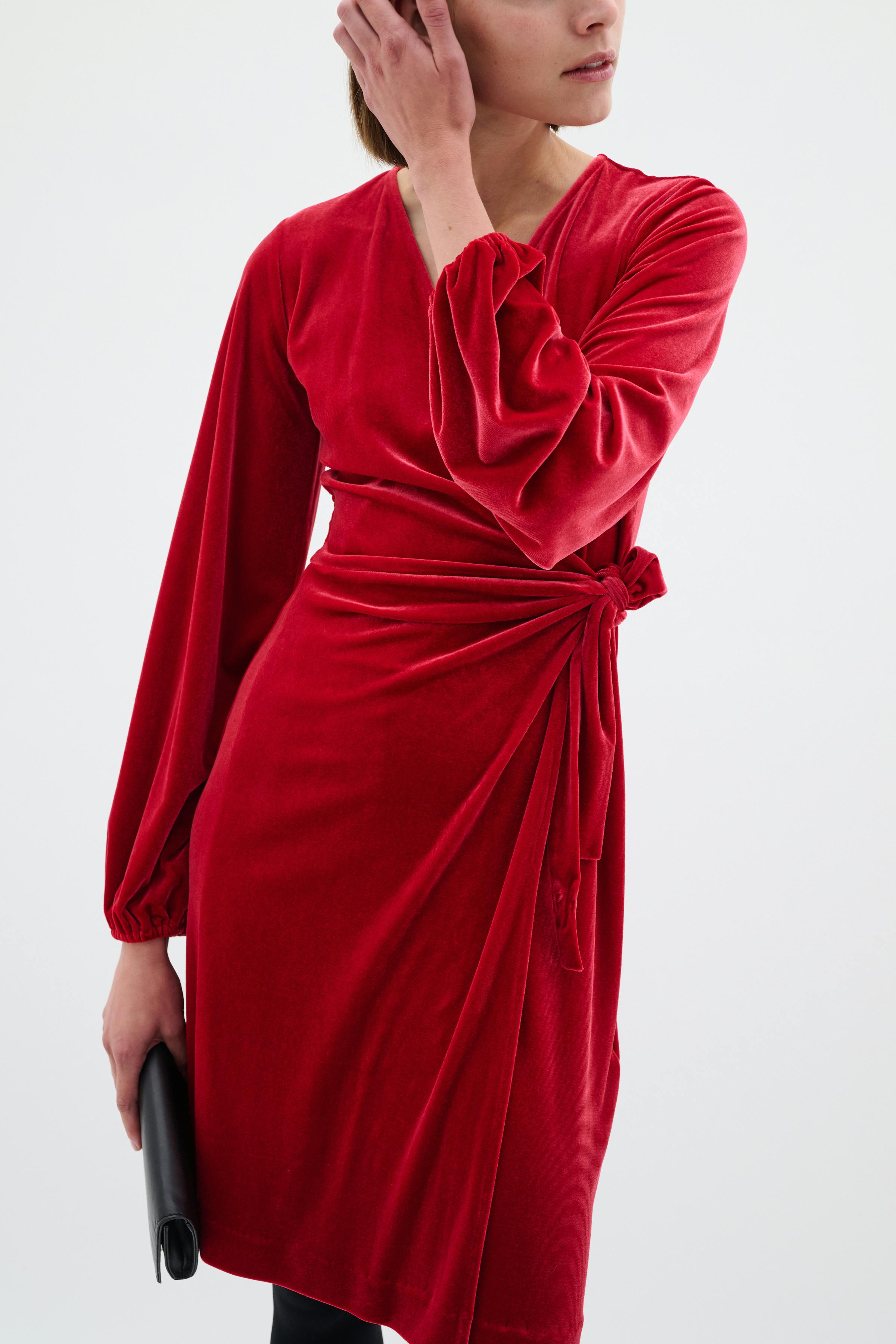 BrynnIW Goriel Velour Wrap Dress LOOKBOOK DETAIL 30110083-300421