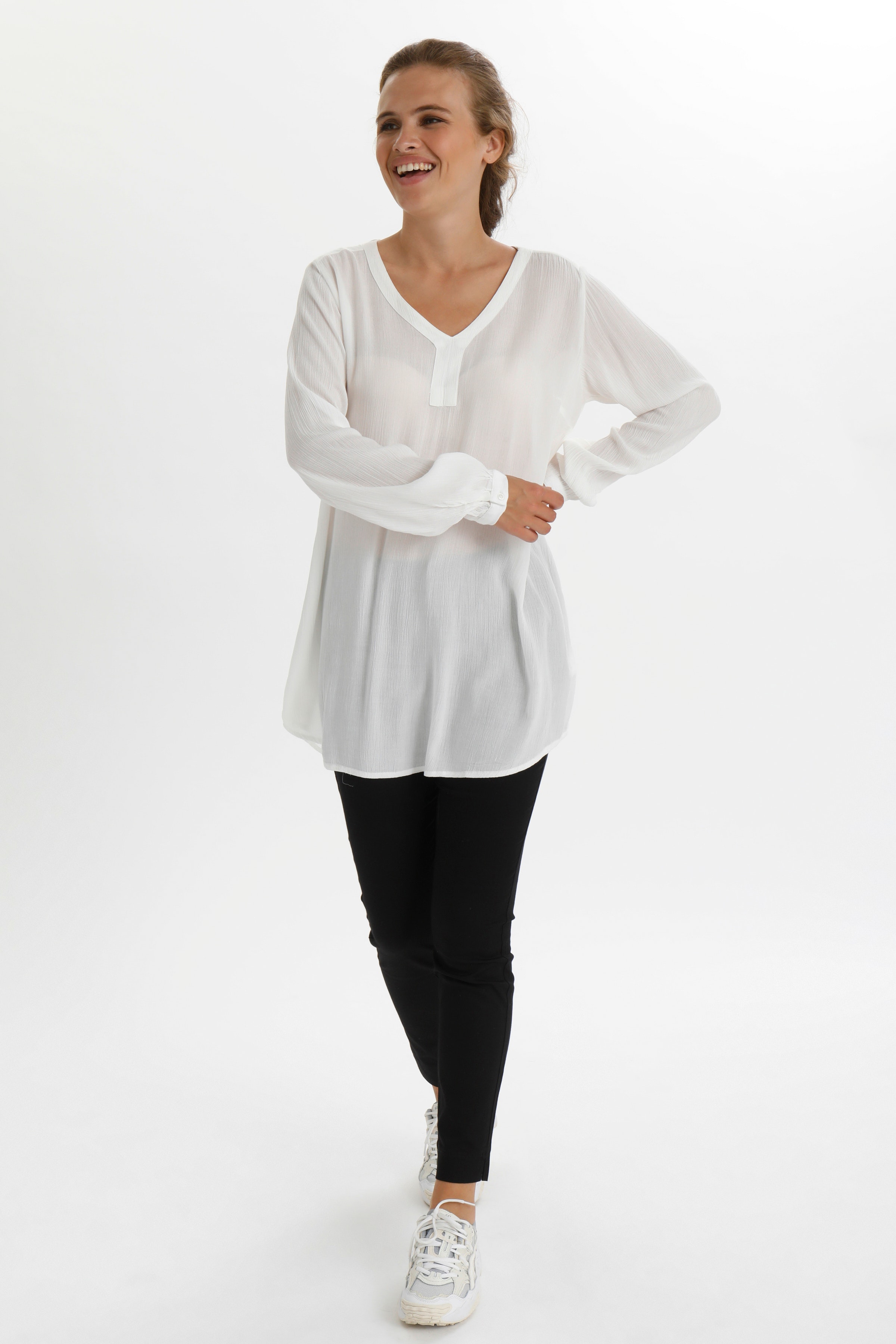 Amber Tunika LOOKBOOK FRONT 501038-50003