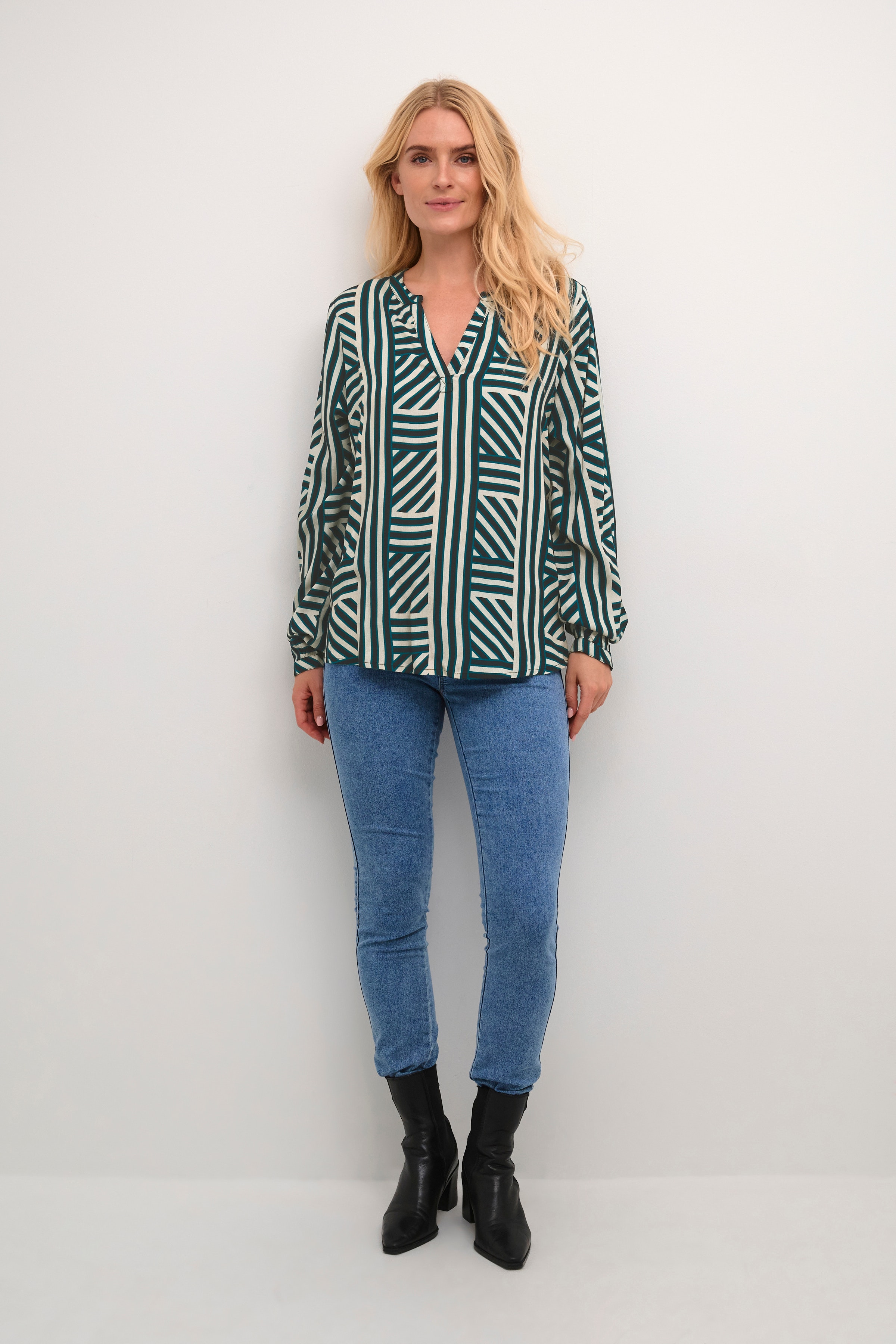 KAkenny Bluse LOOKBOOK FRONT 10552264-105356