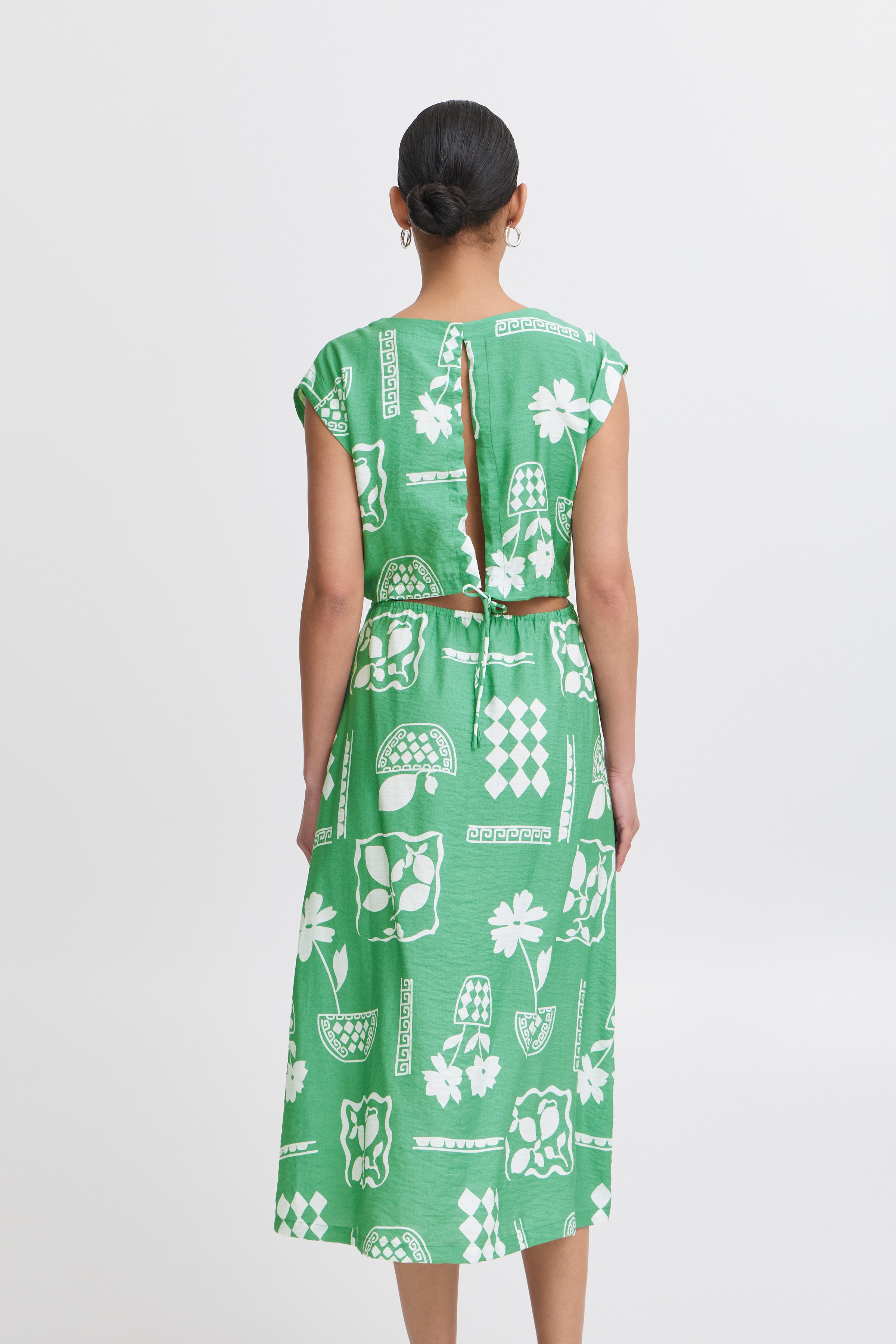 IHYETTA Kjole LOOKBOOK BACK 20123276-204610