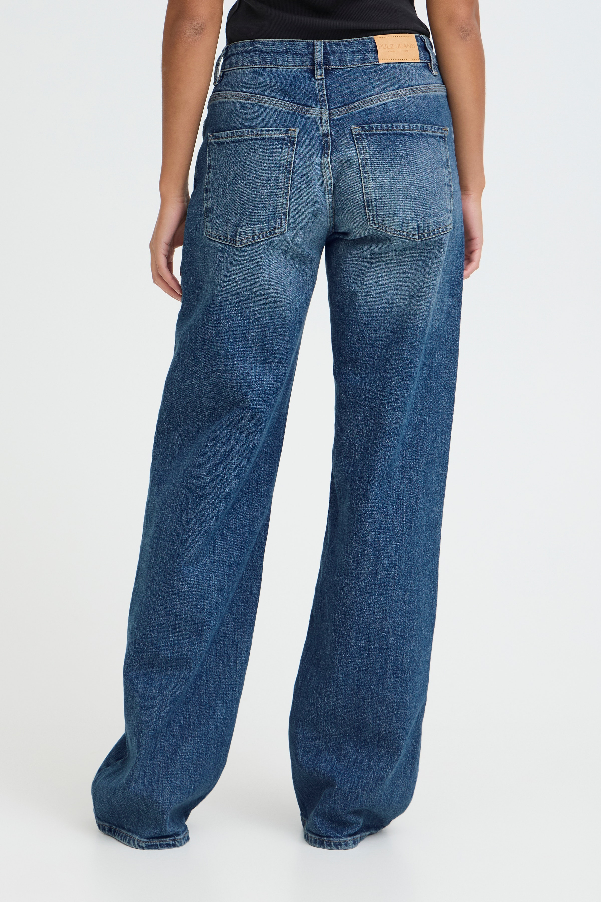 PZVEGA Jeans LOOKBOOK BACK 50207173-200005