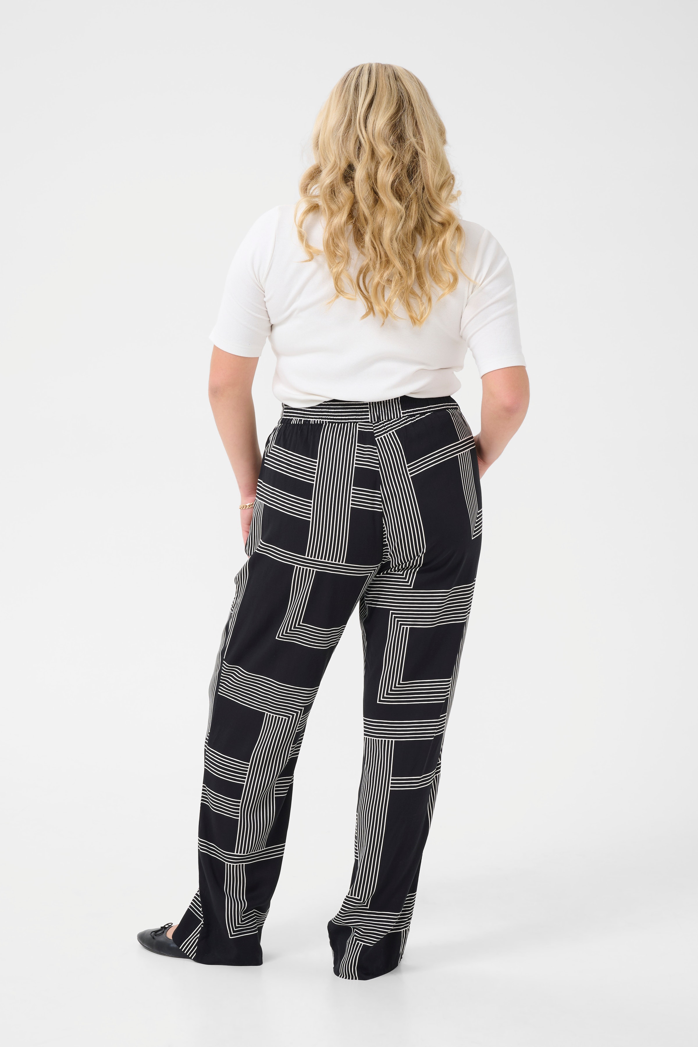 KCdonna Broek LOOKBOOK BACK 10583425-107704
