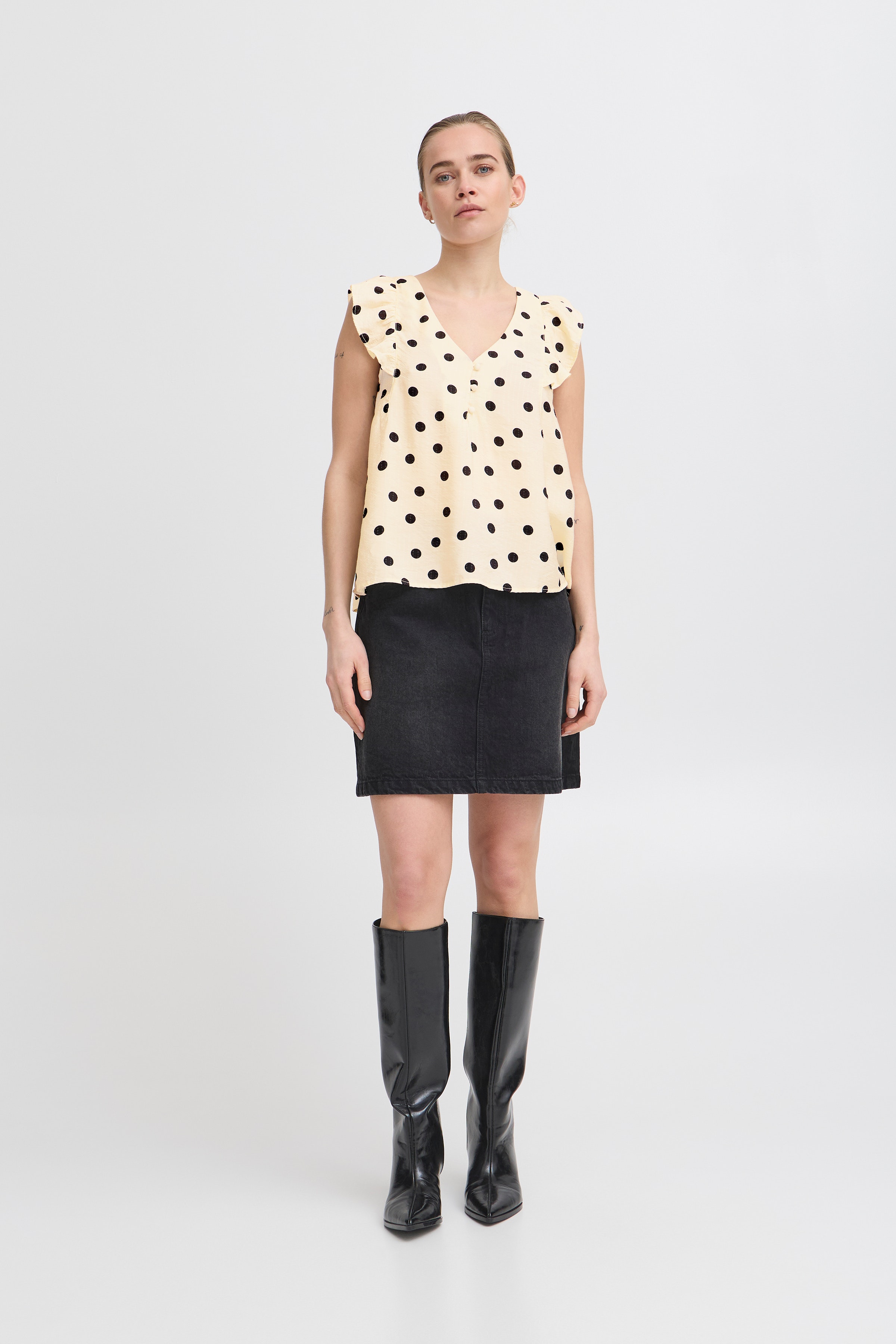IHTADITA Bluse LOOKBOOK FRONT 20123351-204637