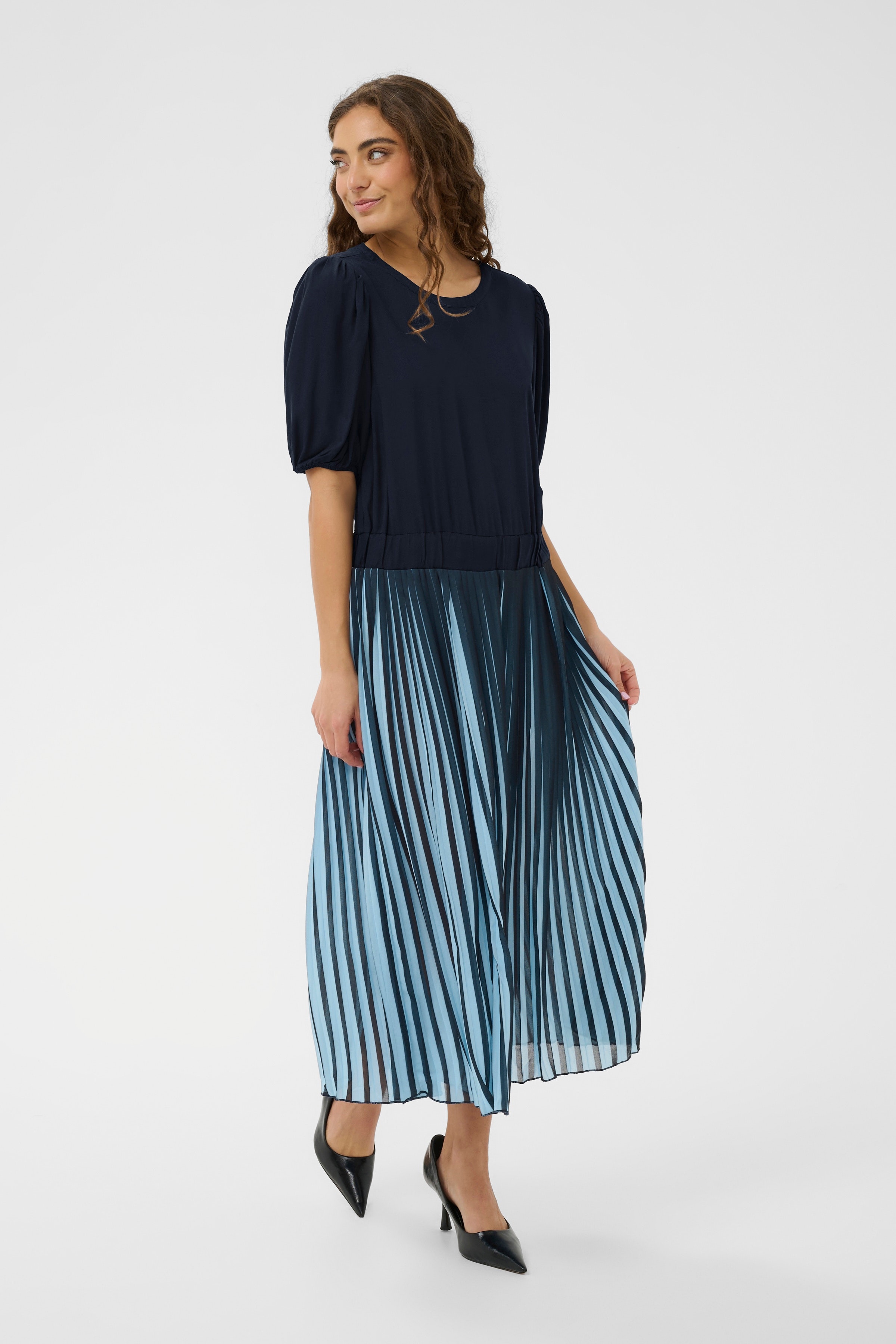 CUcarly Dress LOOKBOOK FRONT 50110993-194011